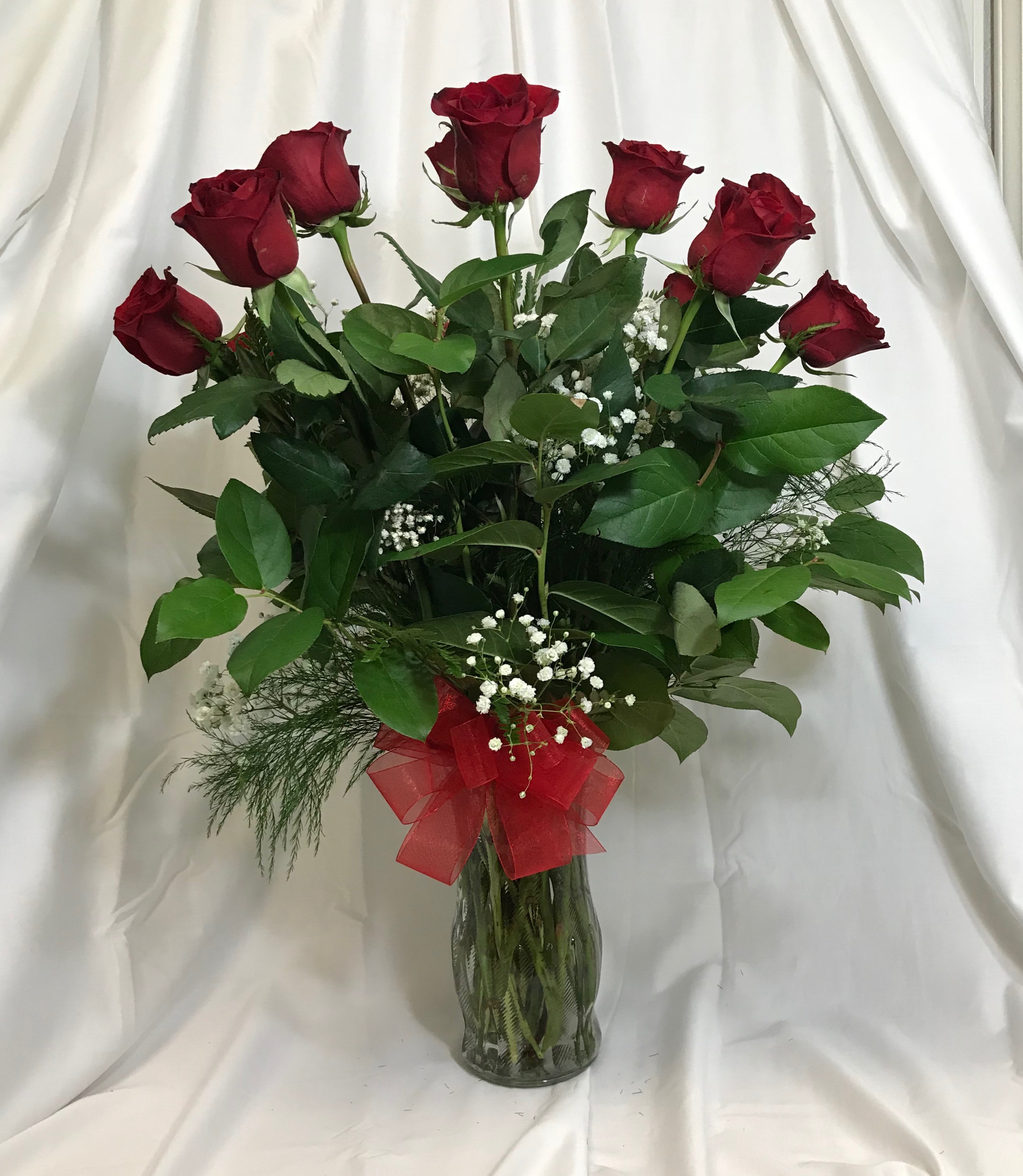 Dozen Long Stem Red Roses in Brentwood, CA | Ribbons and Roses