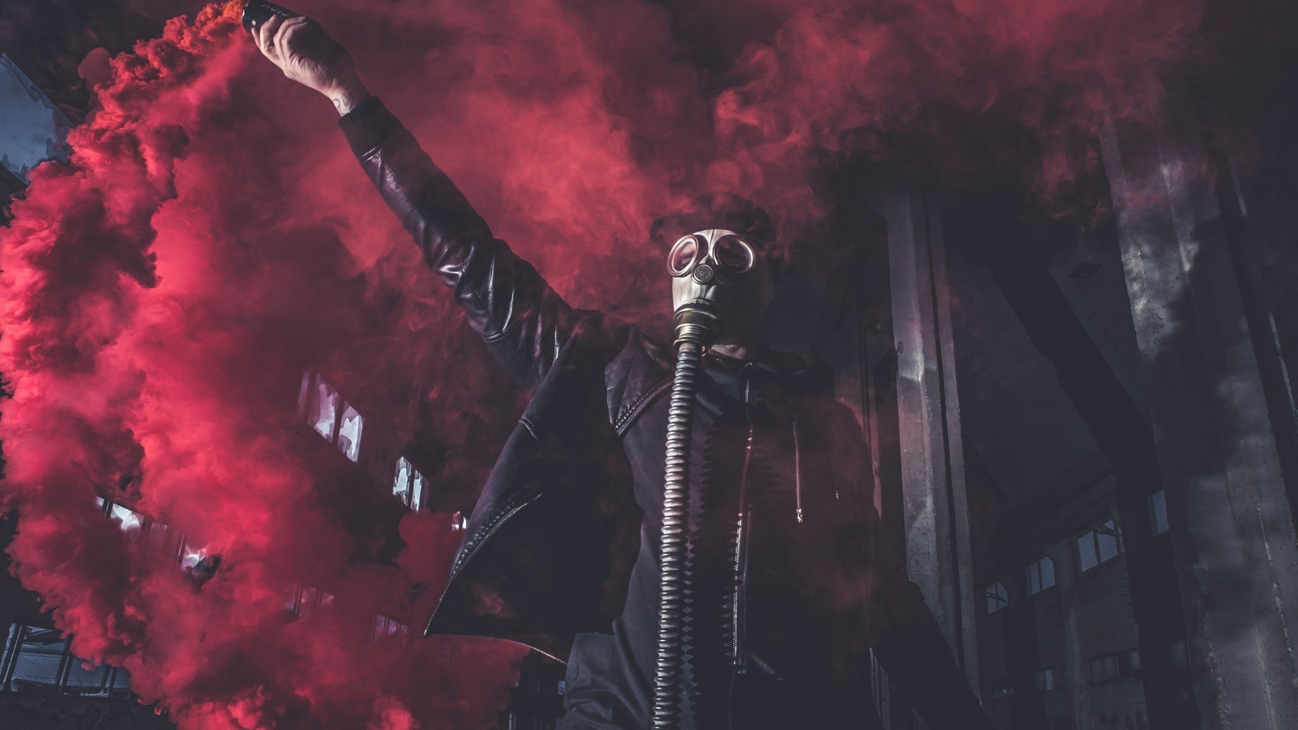 Download 2560x1440 Red Smoke, Gas Mask, Men, Inside Wallpapers for ...