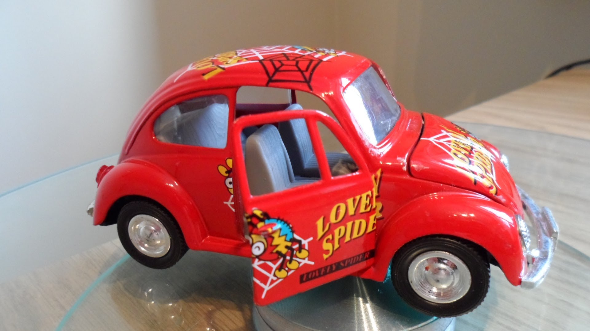 RED TOY CAR VW VOLKSWAGEN BEETLE LOVELY SPIDER DESIGN FRICTION ...