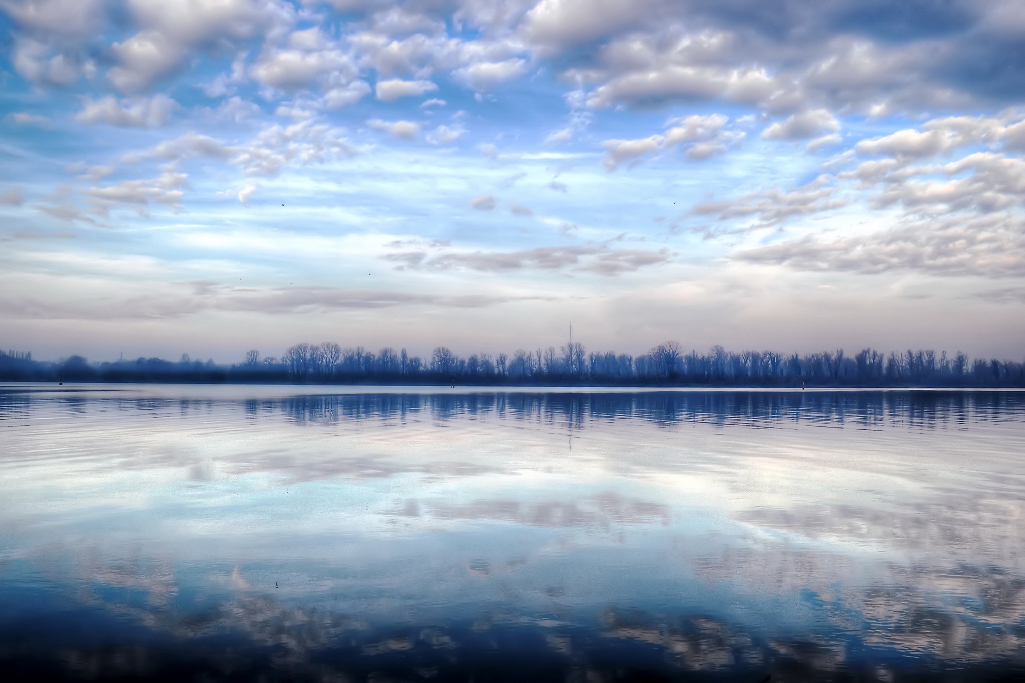 Between sky and reflection / 2048 x 1365 / Water / Photography ...