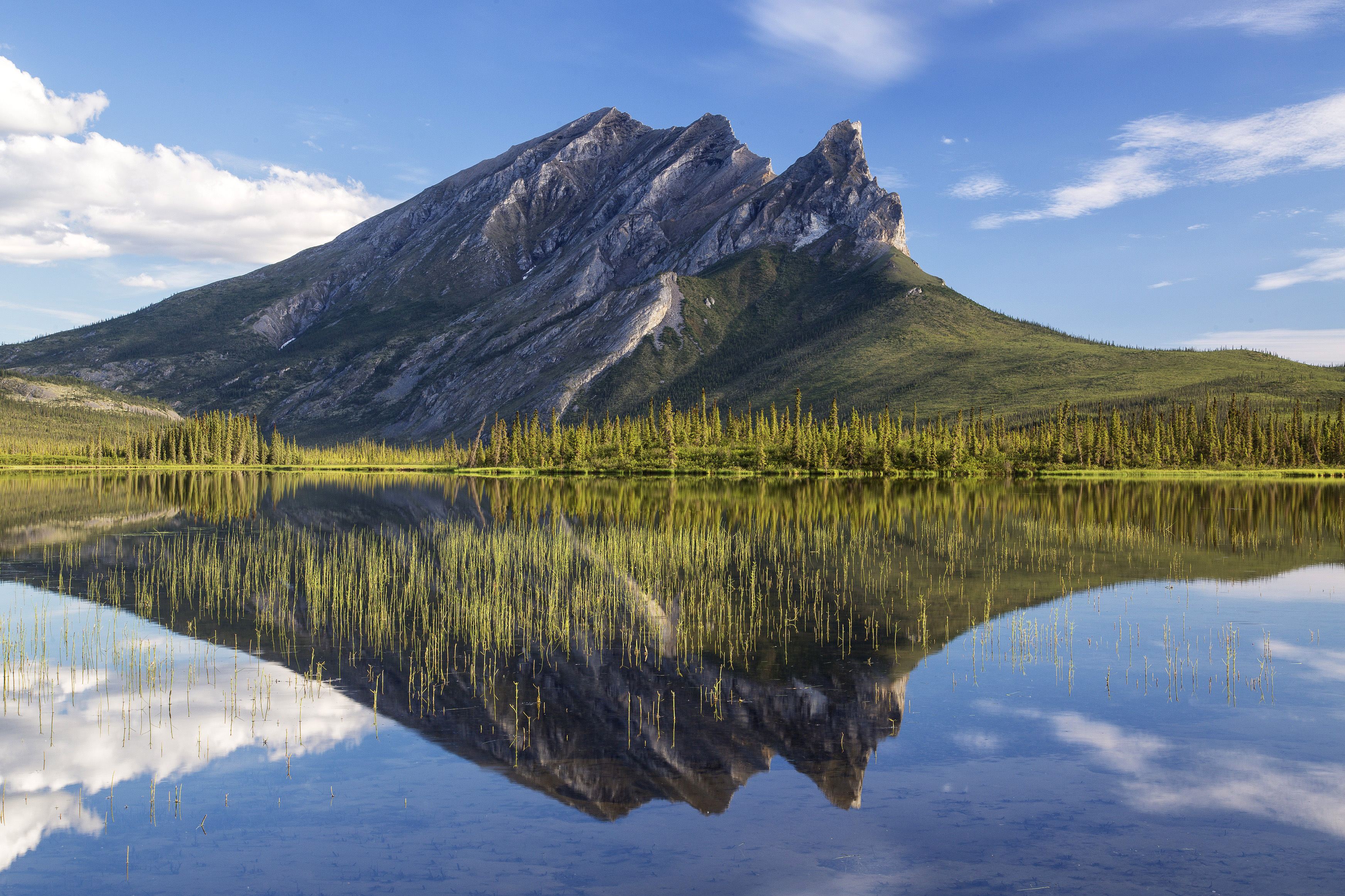 Sukakpak Mountain and reflective Lake in Alaska image - Free stock ...