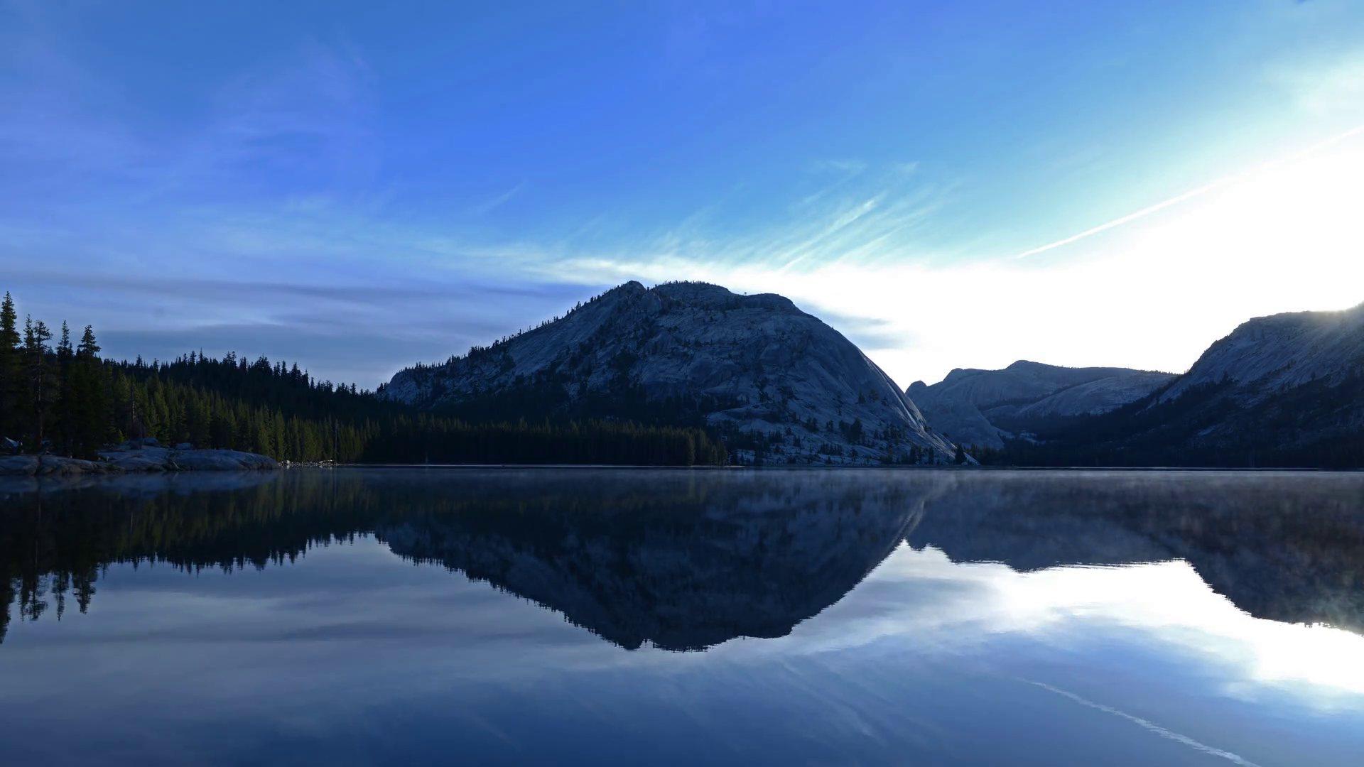 4K Time Lapse of Sunrise at Reflective Lake in Yosemite -Tilt Down ...