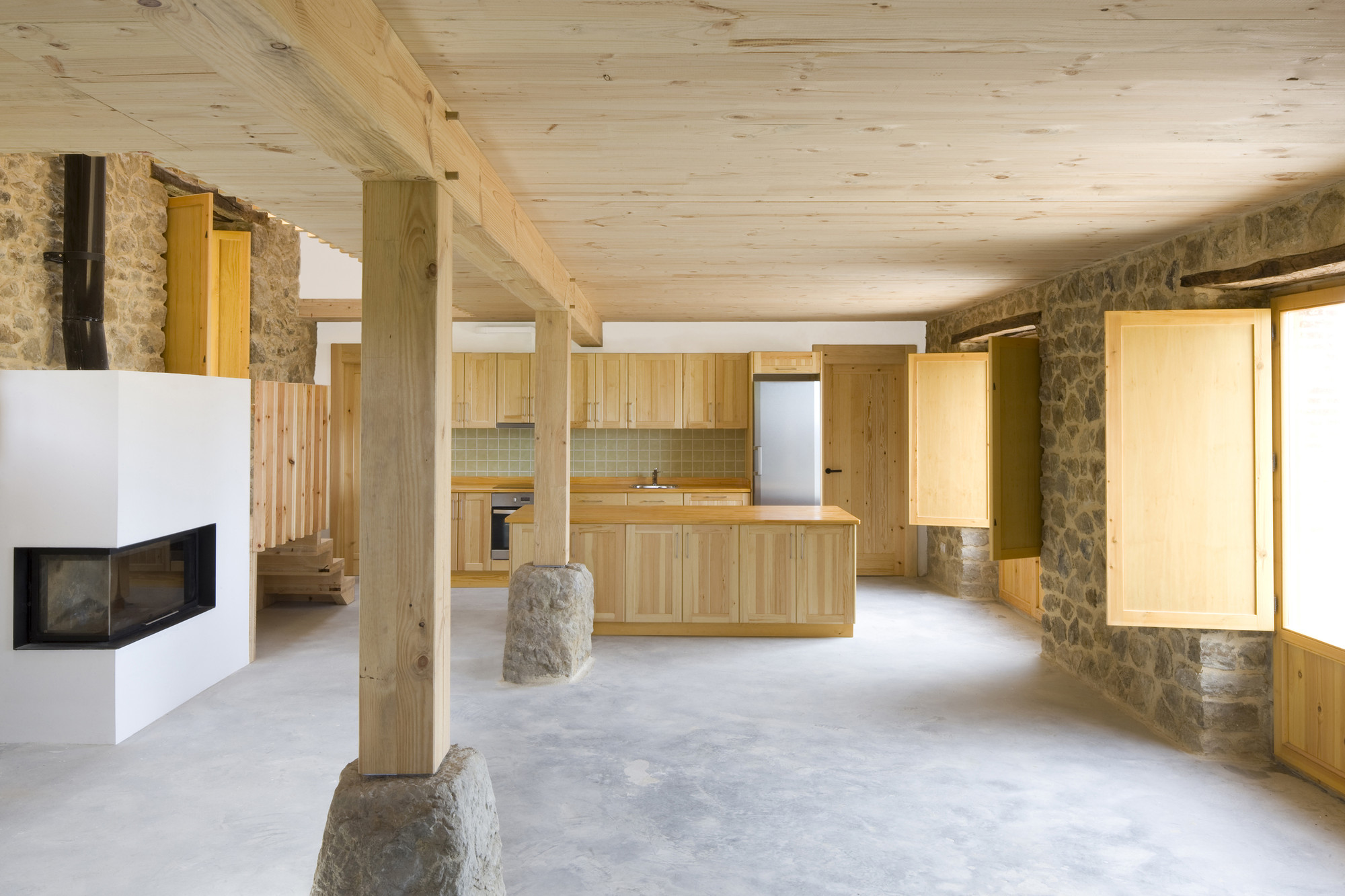 Country House Renovation / 2260mm Arquitectes | ArchDaily