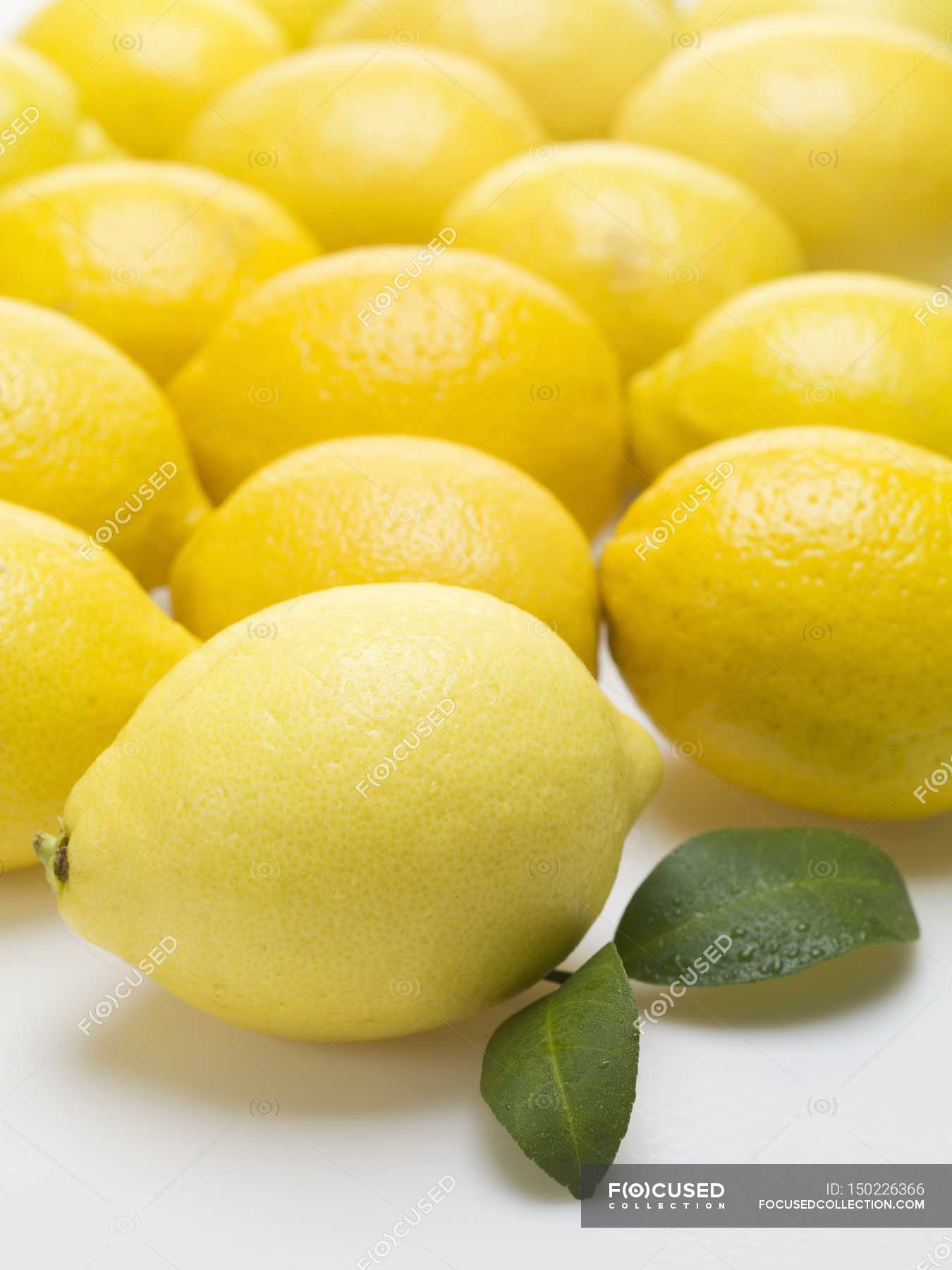Fresh and ripe lemons — Stock Photo | #150226366