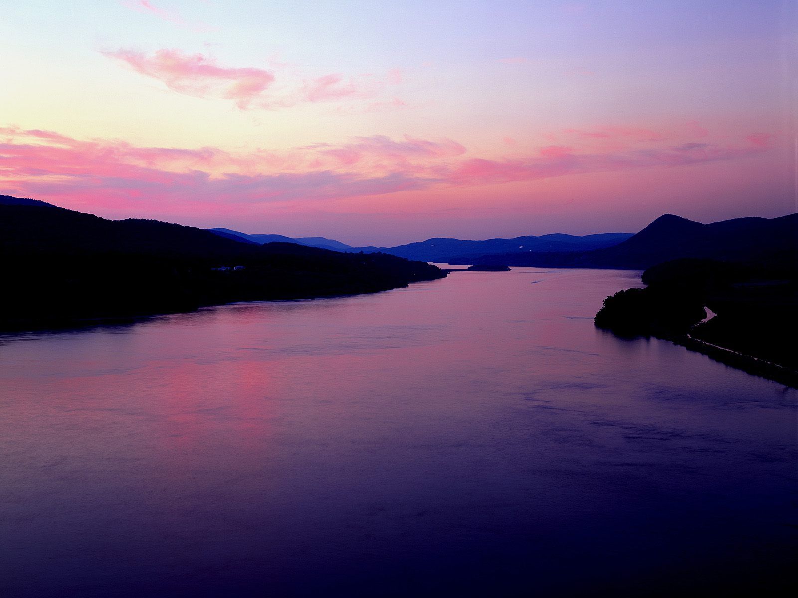 Hudson River at Sunset, Bear Mountain Area, New York | Hudson ...