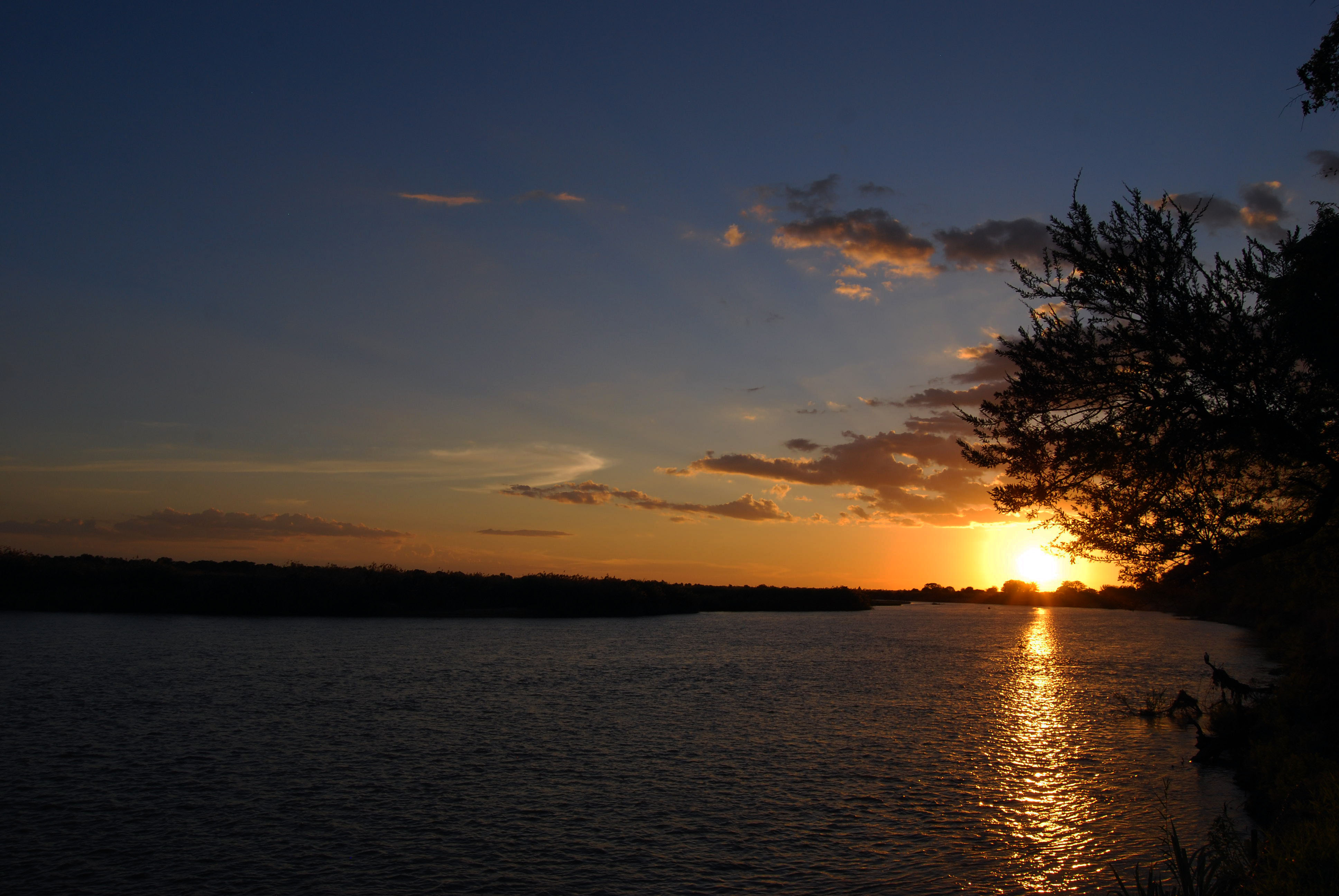 File:Sunset, Rufiji River, Selous.jpg - Wikimedia Commons