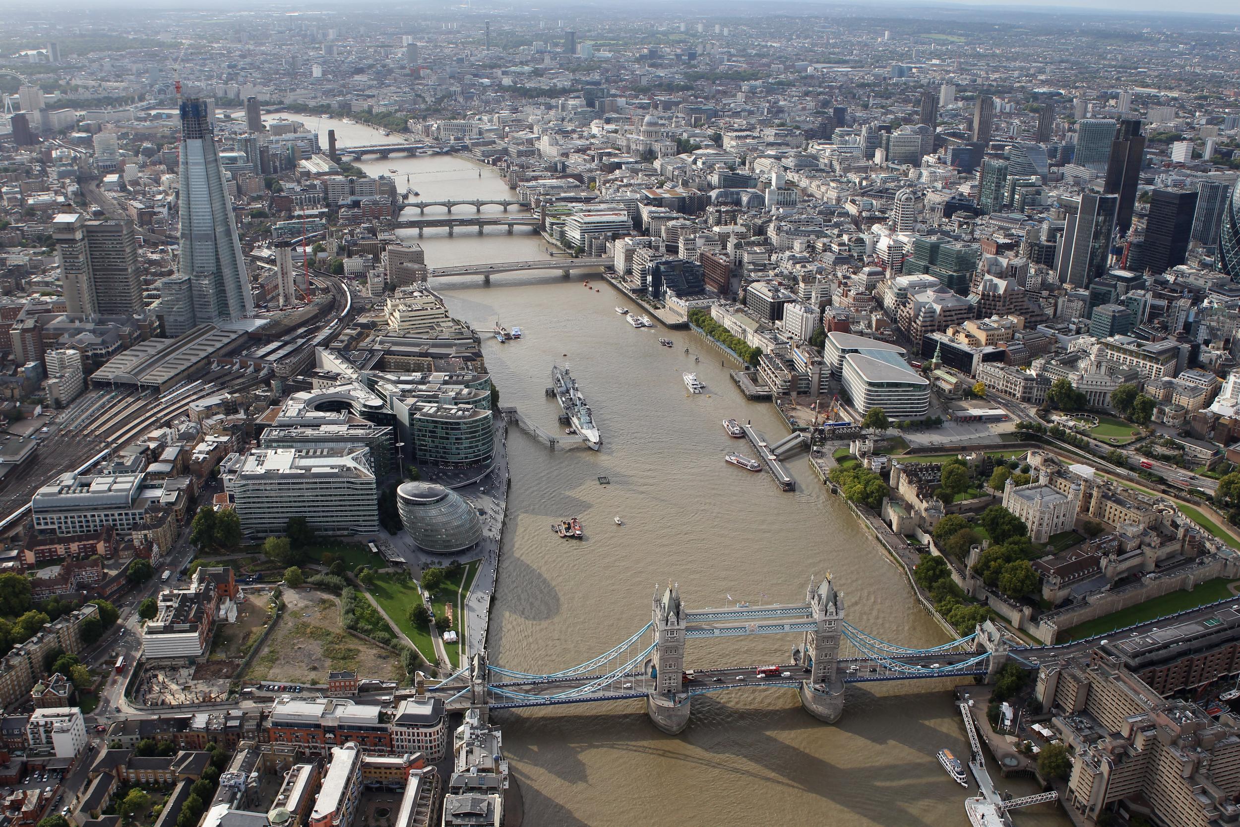 River Thames 'polluted with microplastics that are finding way into ...