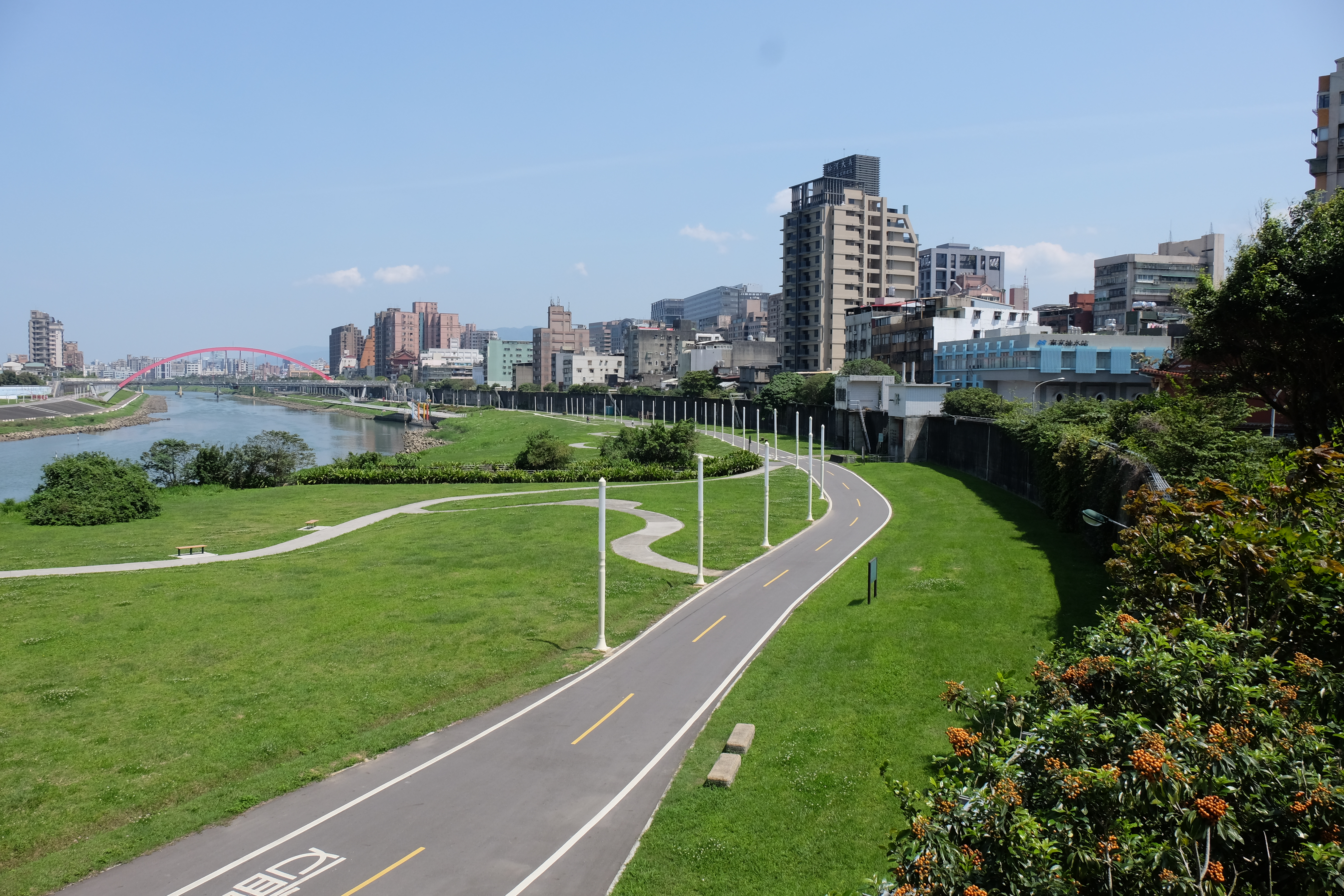 File:Chengmei Riverside Park South and Rainbow Bridge View from ...