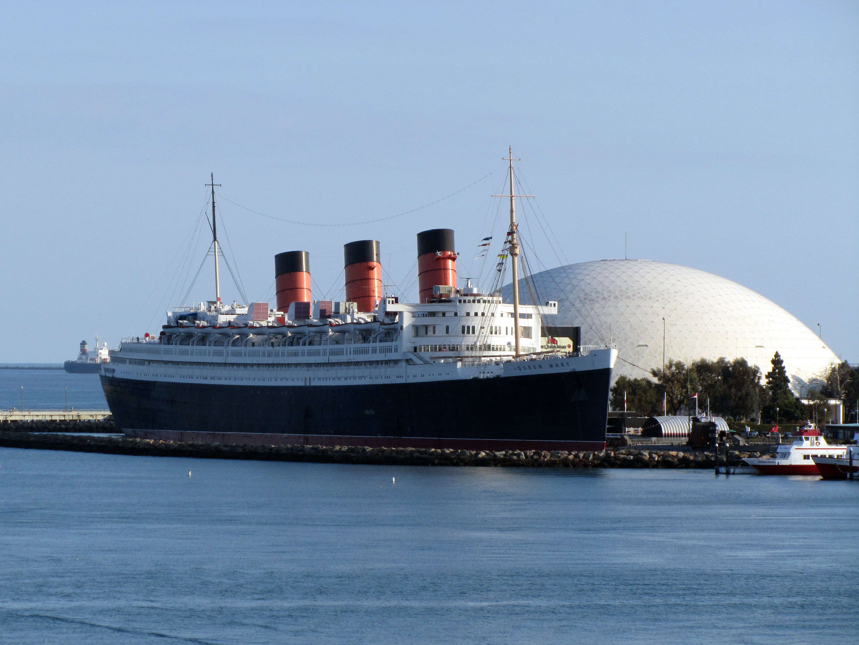 File:RMS Queen Mary Long Beach January 2011.jpg - Wikimedia Commons