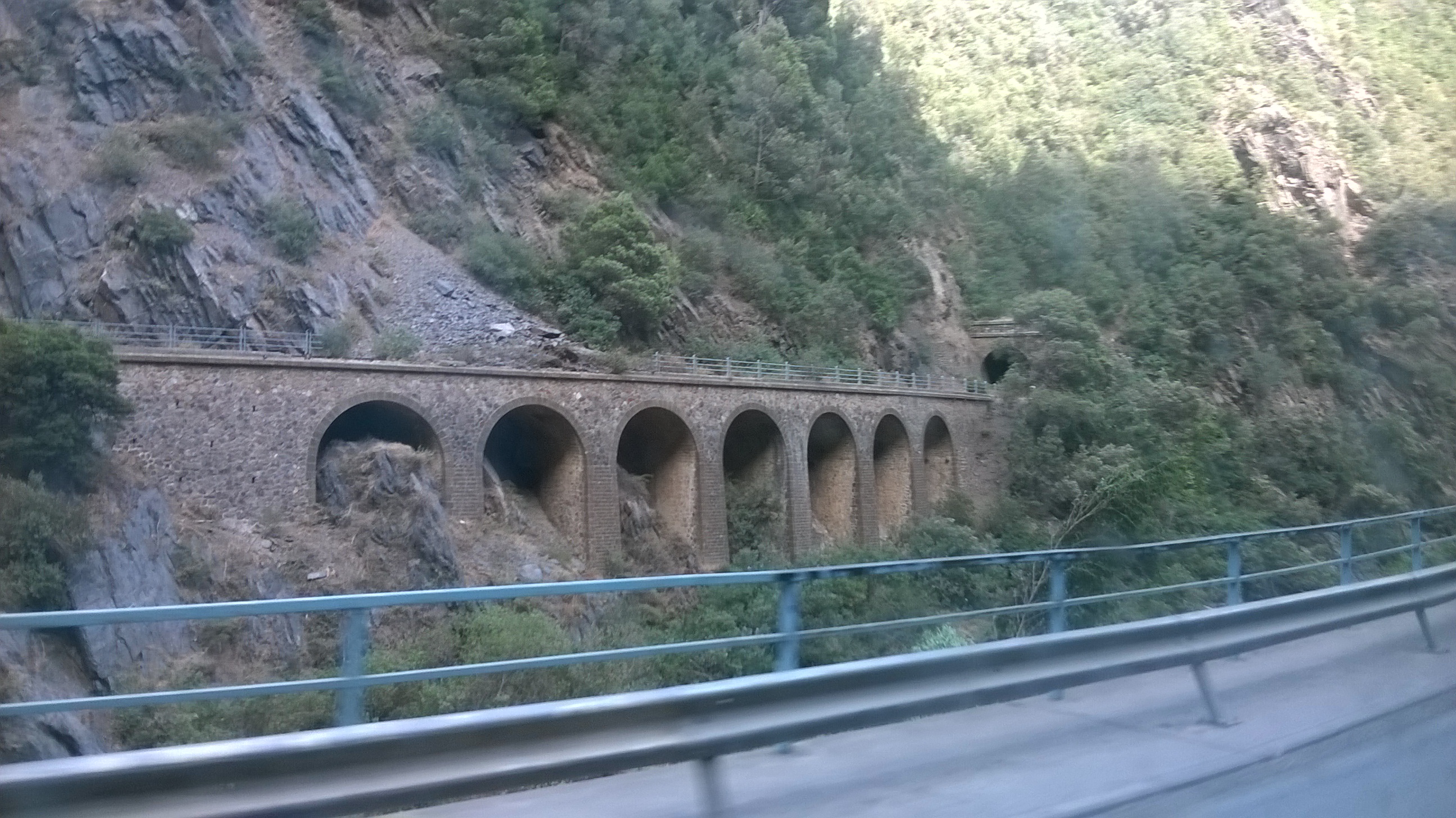 File:Roadside bridge in Algeria.jpg - Wikimedia Commons