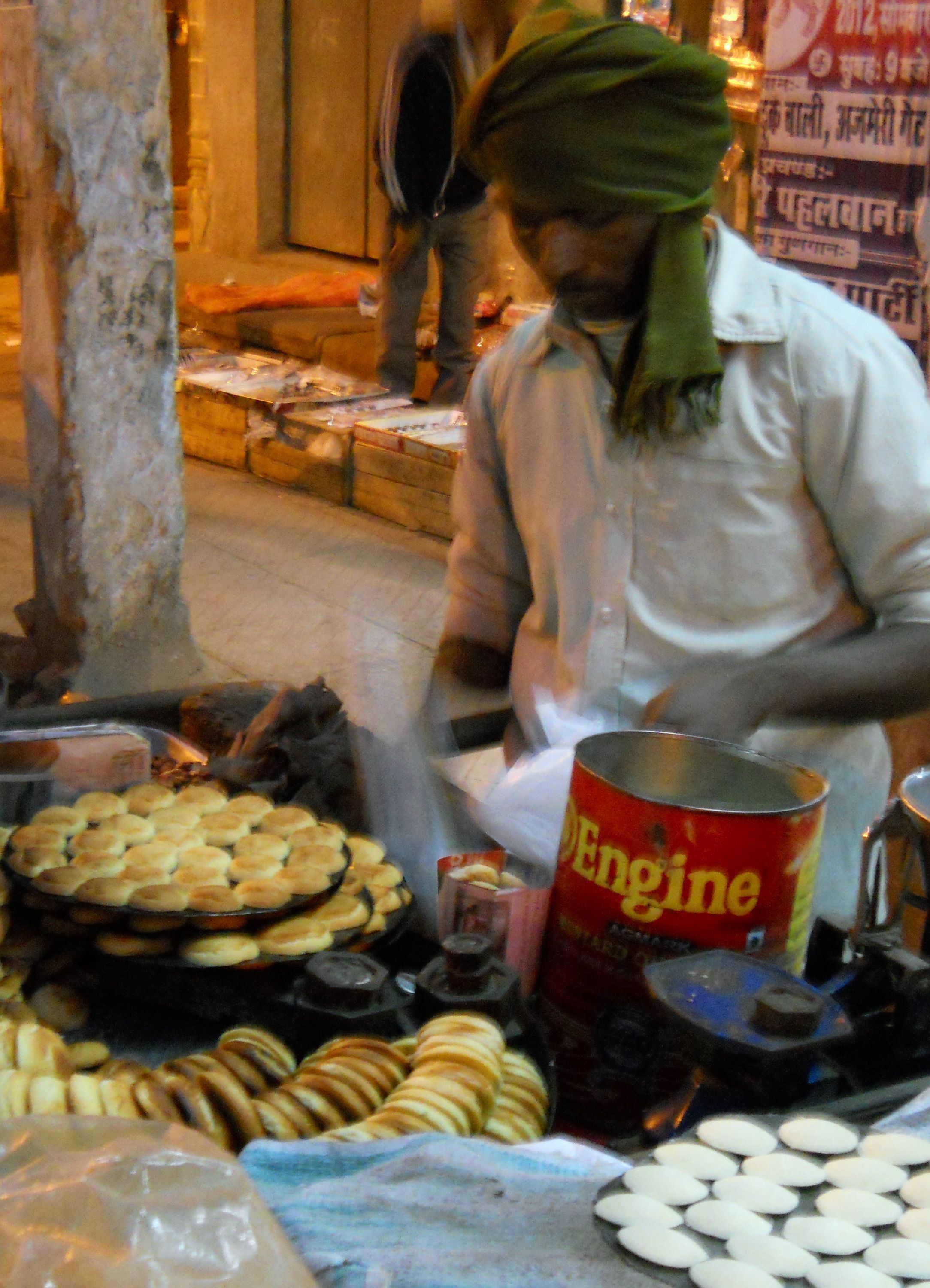 Classic roadside nankhatai in Old Delhi | Delhi street food ...