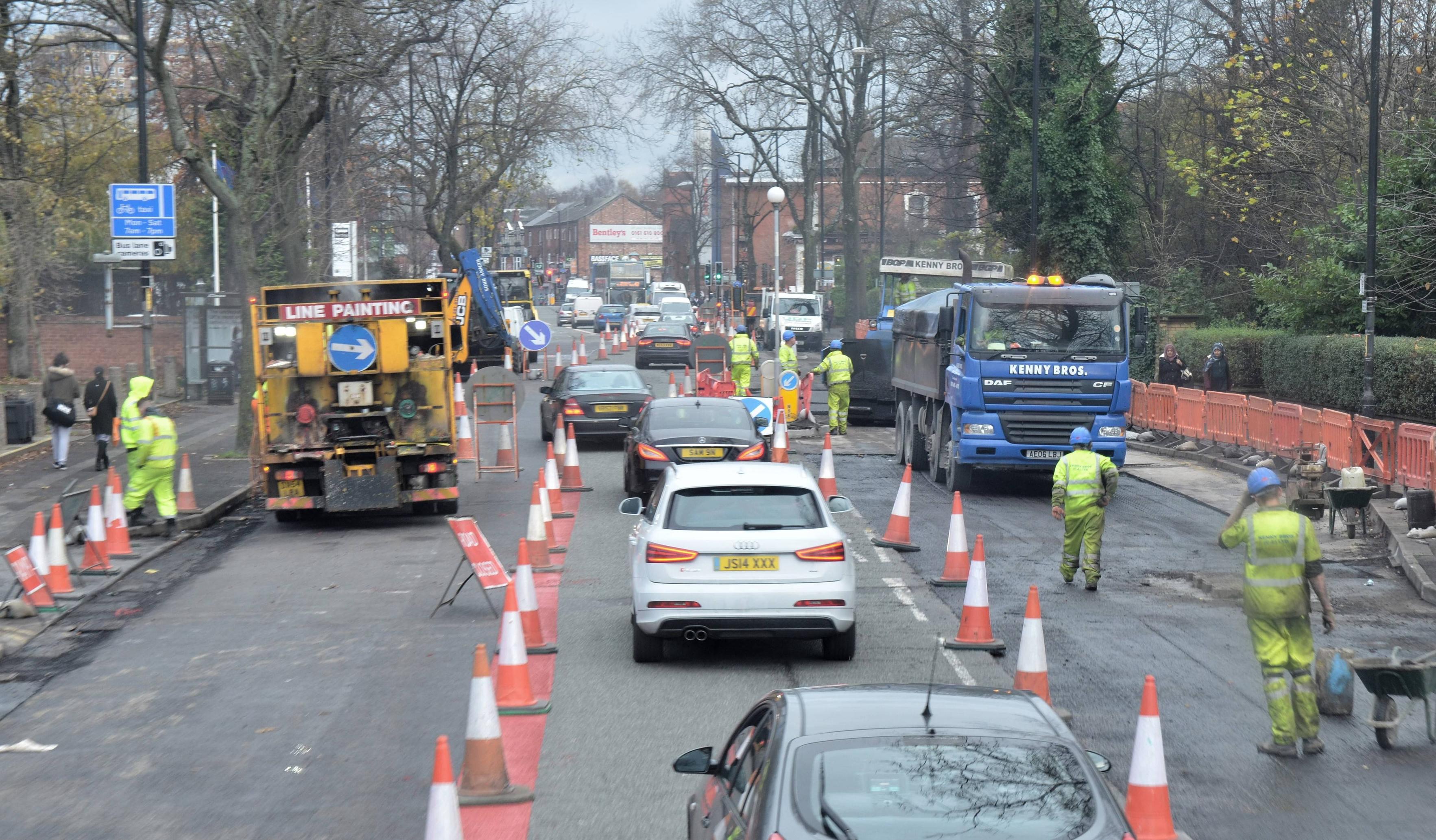 Roadworks on Wilmslow Rd, Manchester : britpics