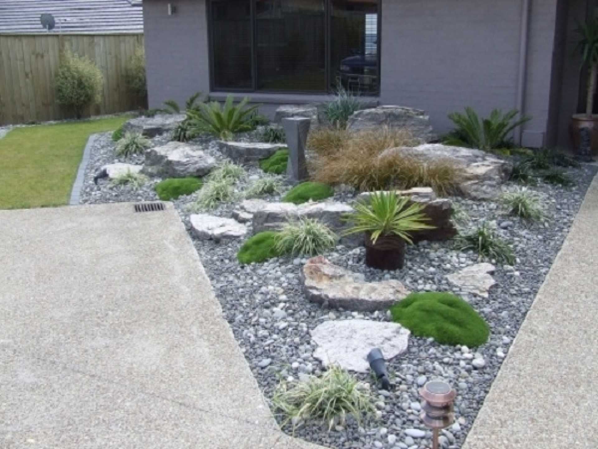 Front Garden Ideas with Rocks - Gorgeous Great Front Yard Rock ...