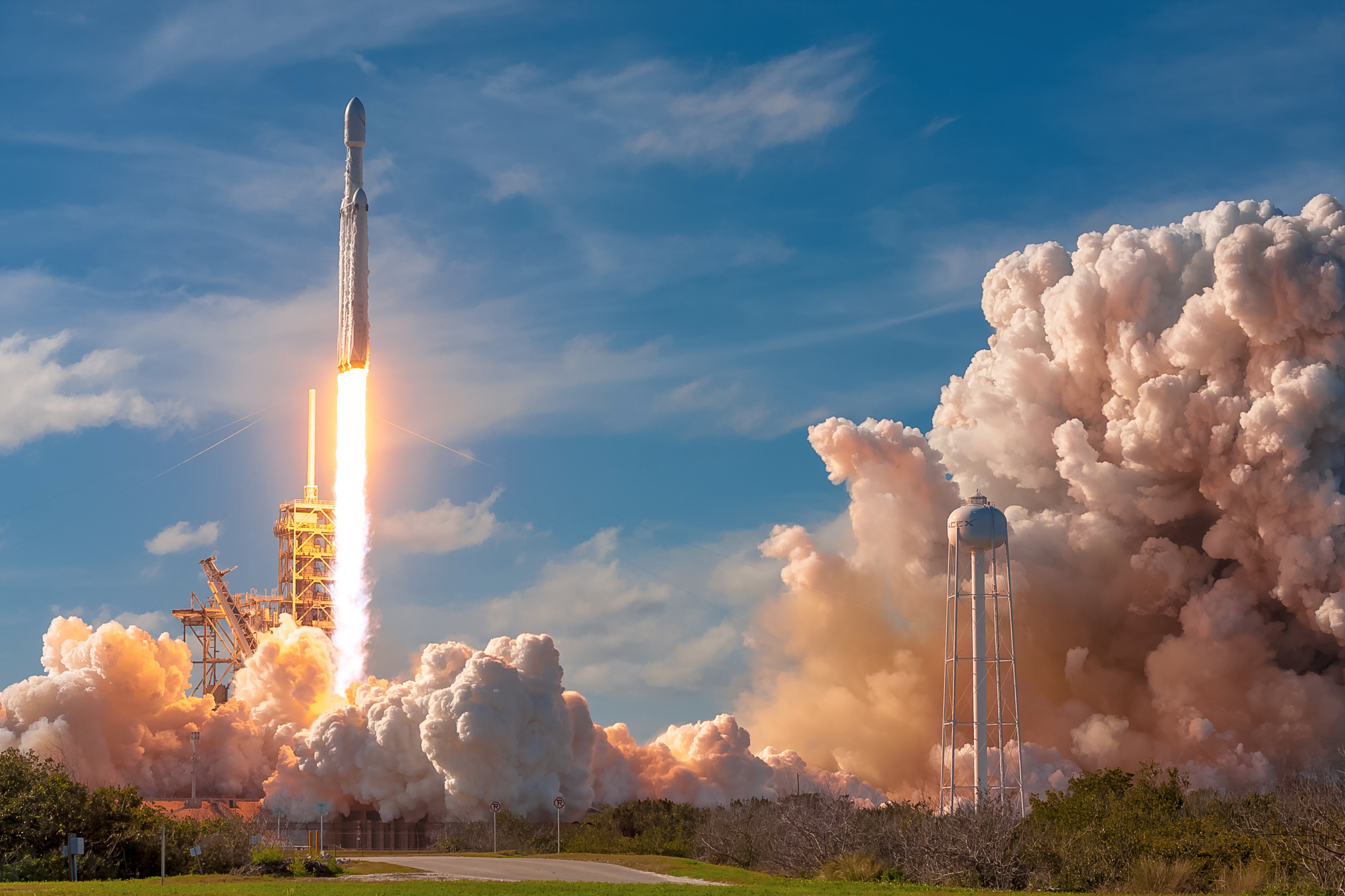 Behind the lens at SpaceX's historic Falcon Heavy launch | Ars Technica