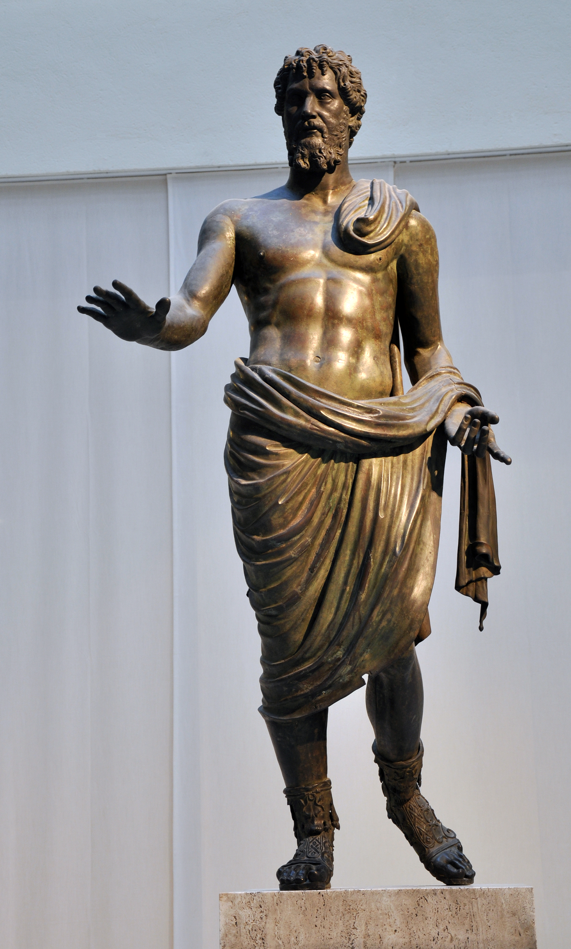 File:MRAH Statue d'empereur Rome 261211.jpg - Wikimedia Commons