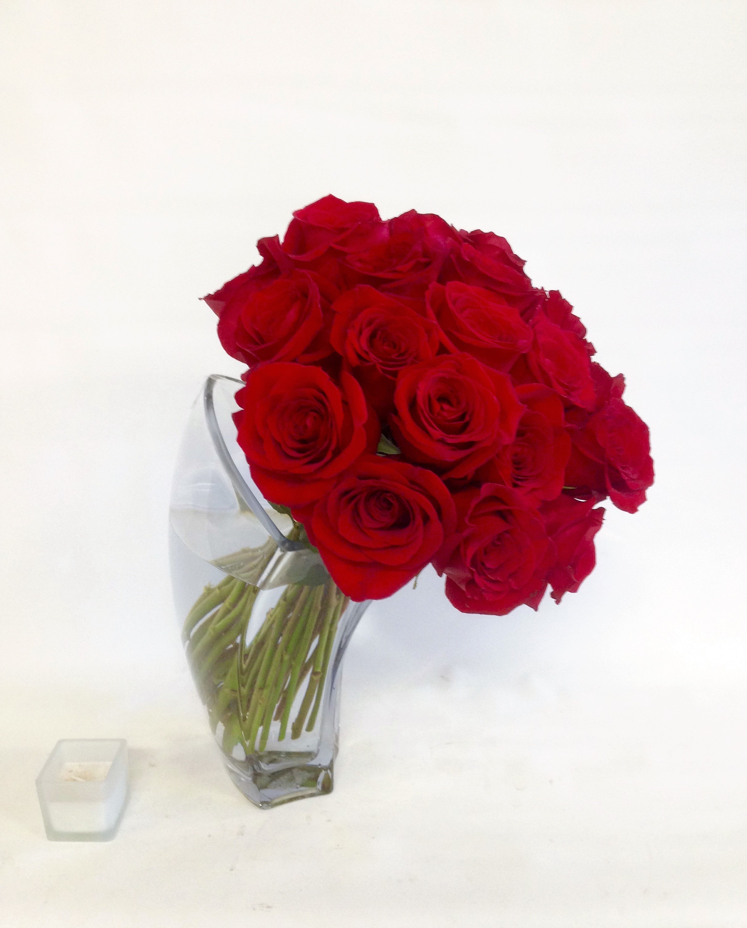 Modern Rose Bouquet in Winnetka, IL | Victor Hlavacek Florist and ...