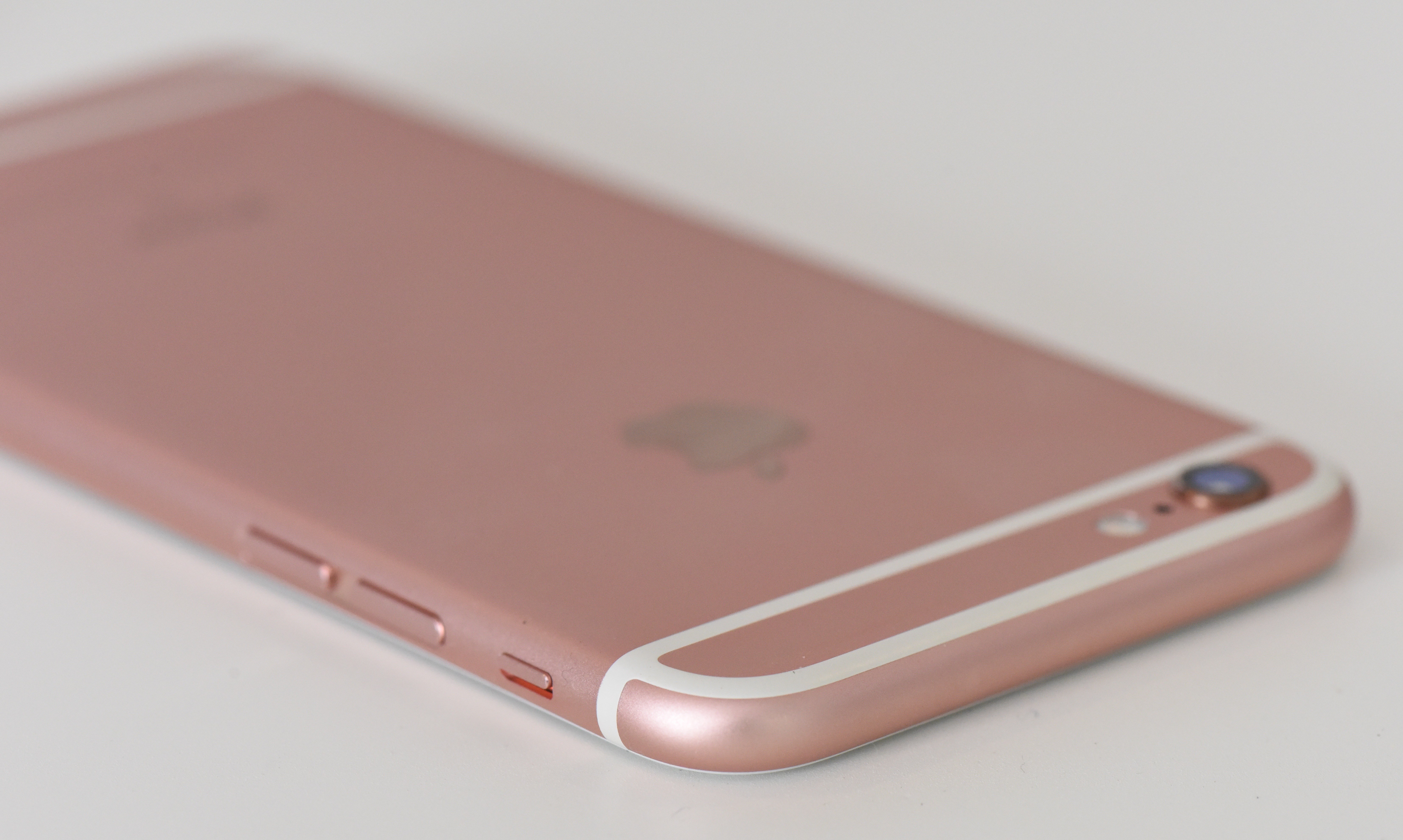 How to Find the Rose Gold iPhone 6s in Stock