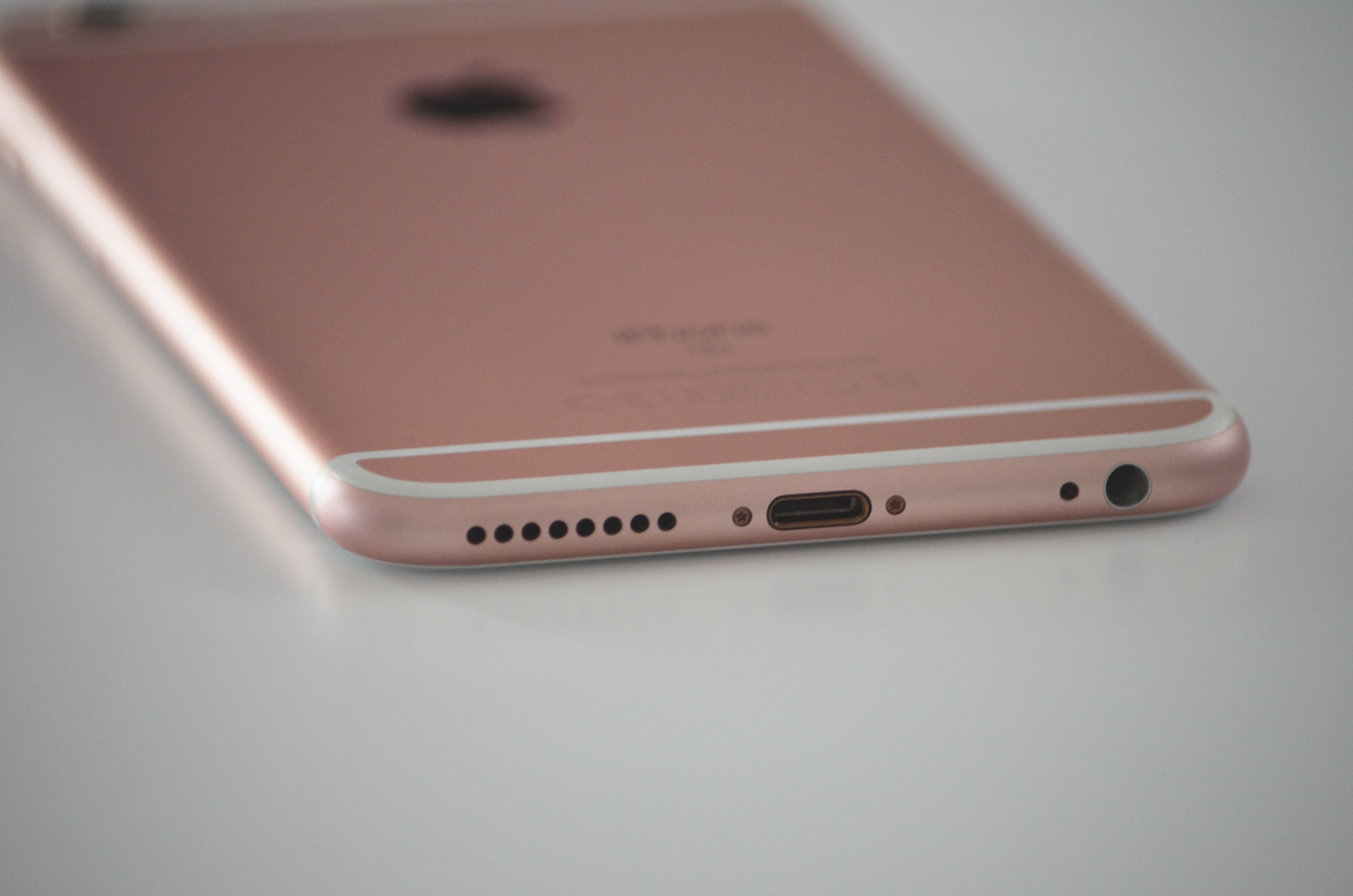 Rose gold iphone 6s photo