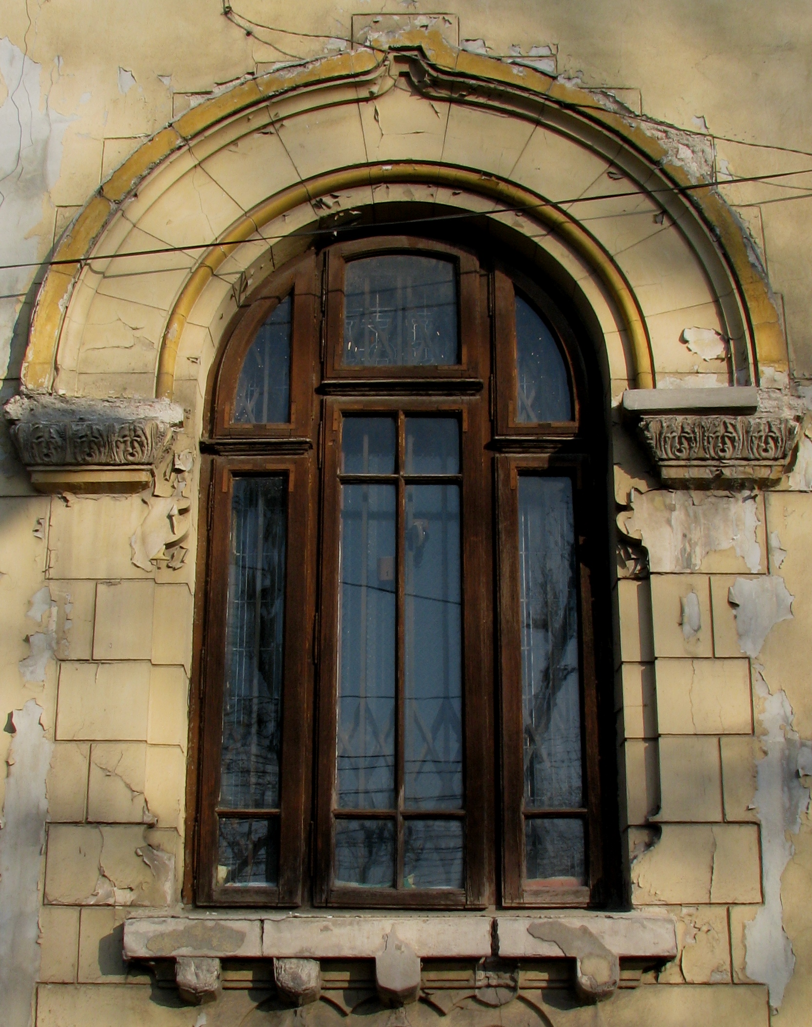 Neo-Romanian style window, Bucharest | Bucharest Uncovered
