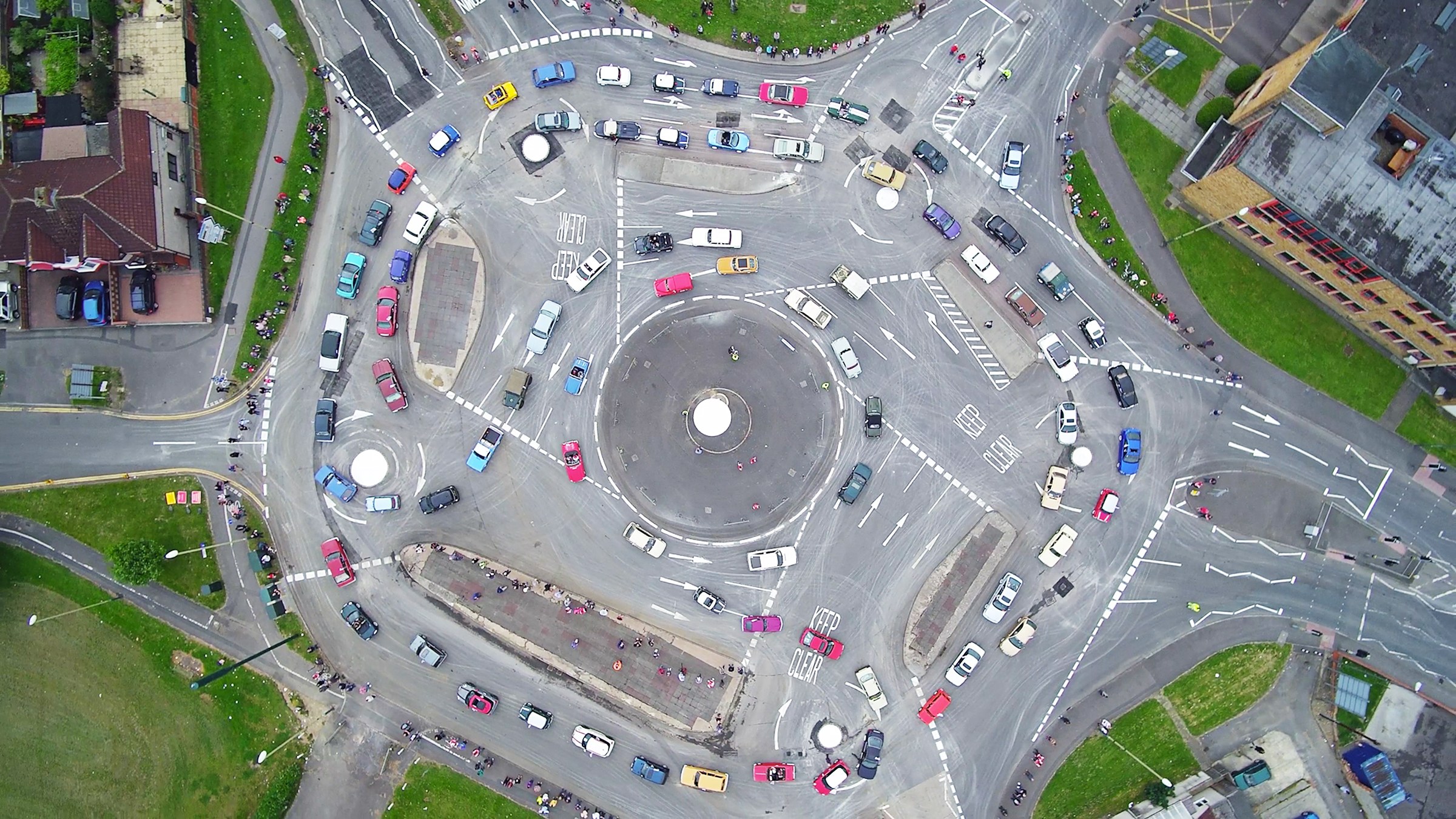 The Brilliant Sorcery of England's 7-Circle Magic Roundabout | WIRED