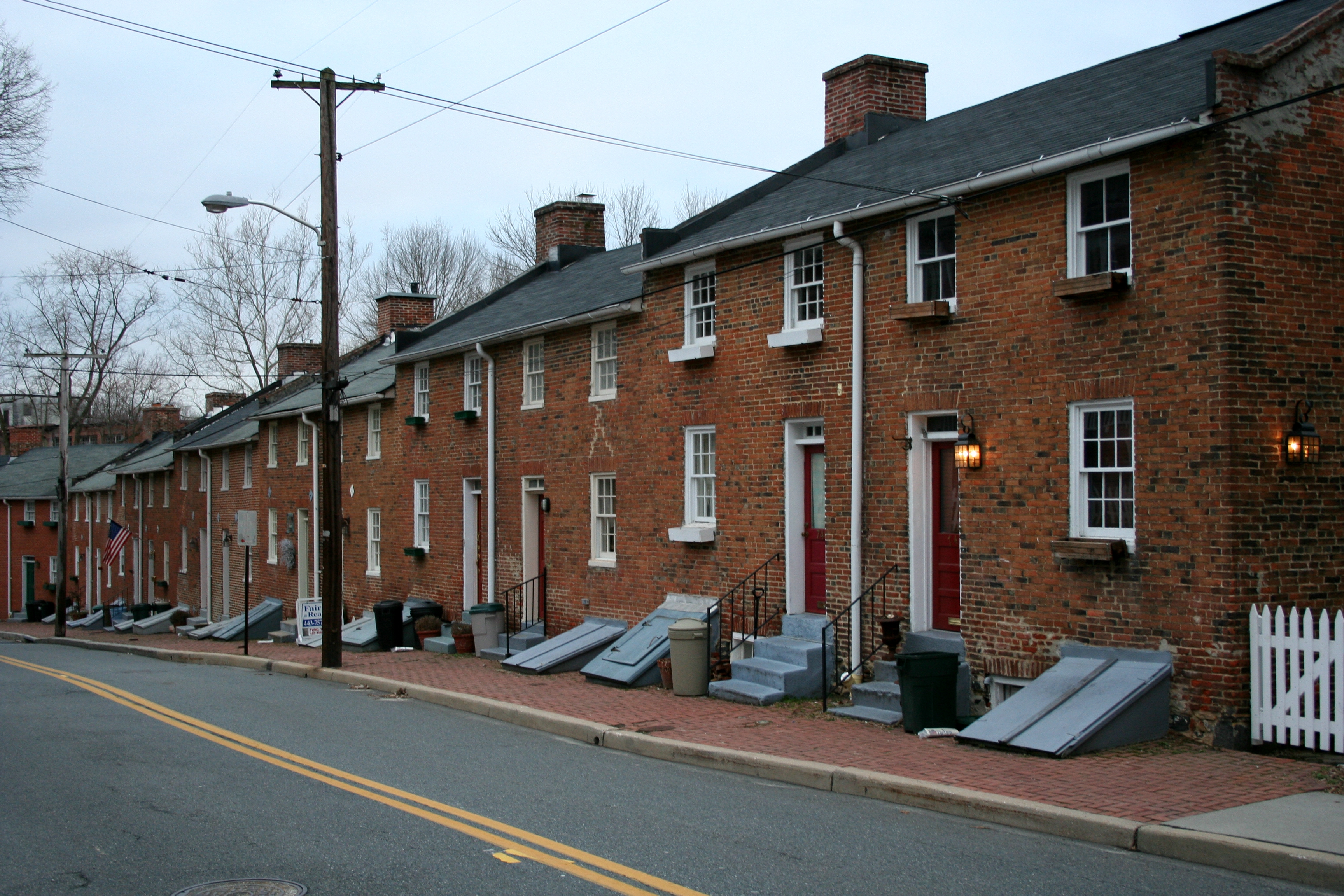 File:Oella MD row houses.jpg - Wikimedia Commons