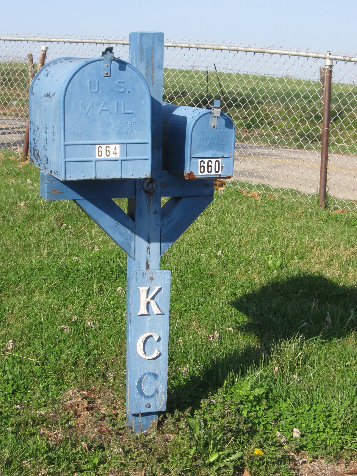 FOLKWAYS NOTEBOOK: RFD AND RURAL MAILBOXES