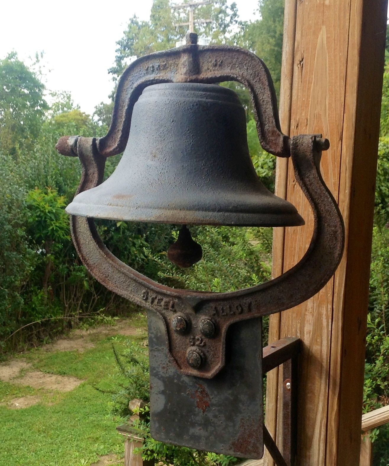 This is a VERY RARE #62 antique cast iron school/church/dinner bell ...
