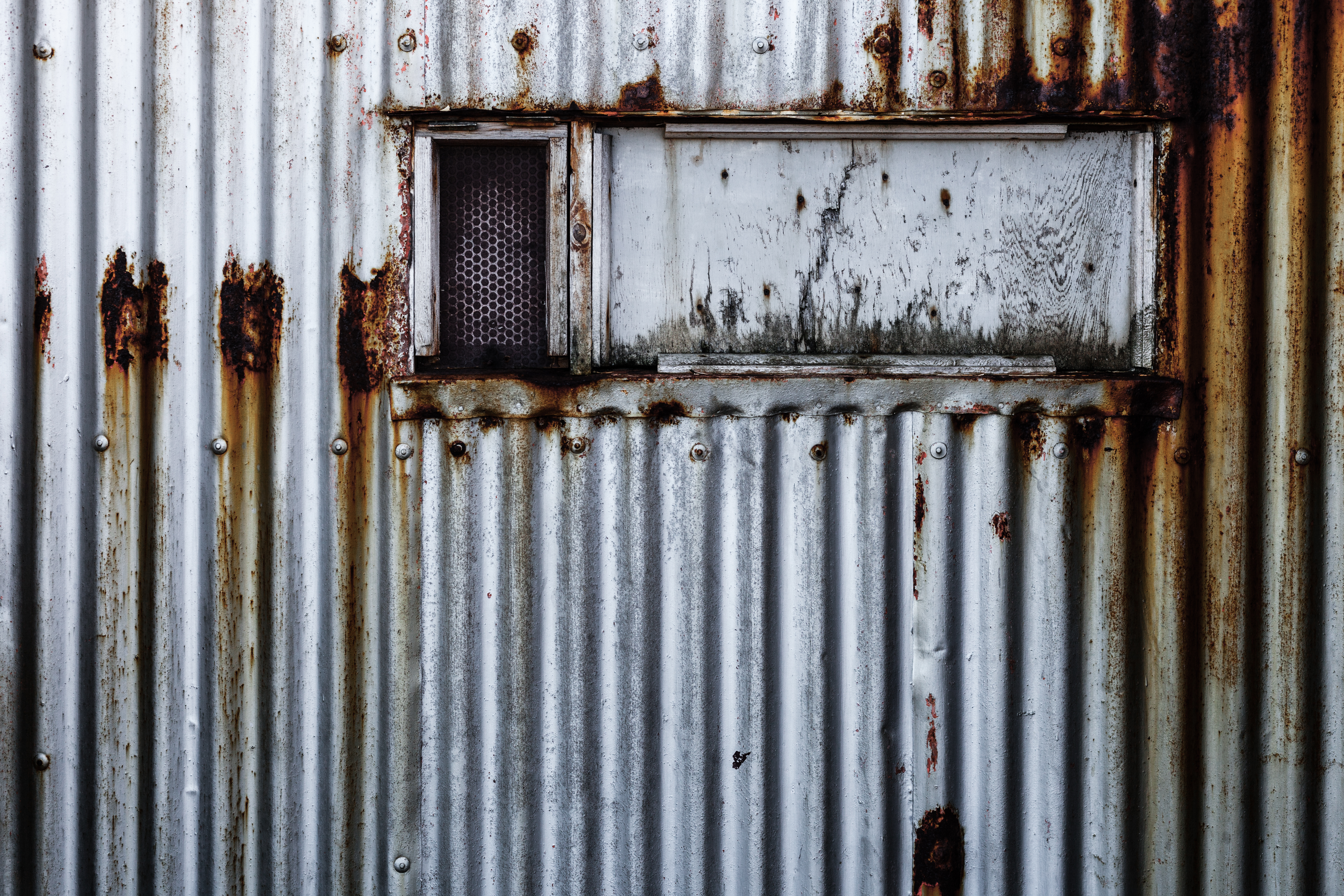 Rusted corrugated iron photo