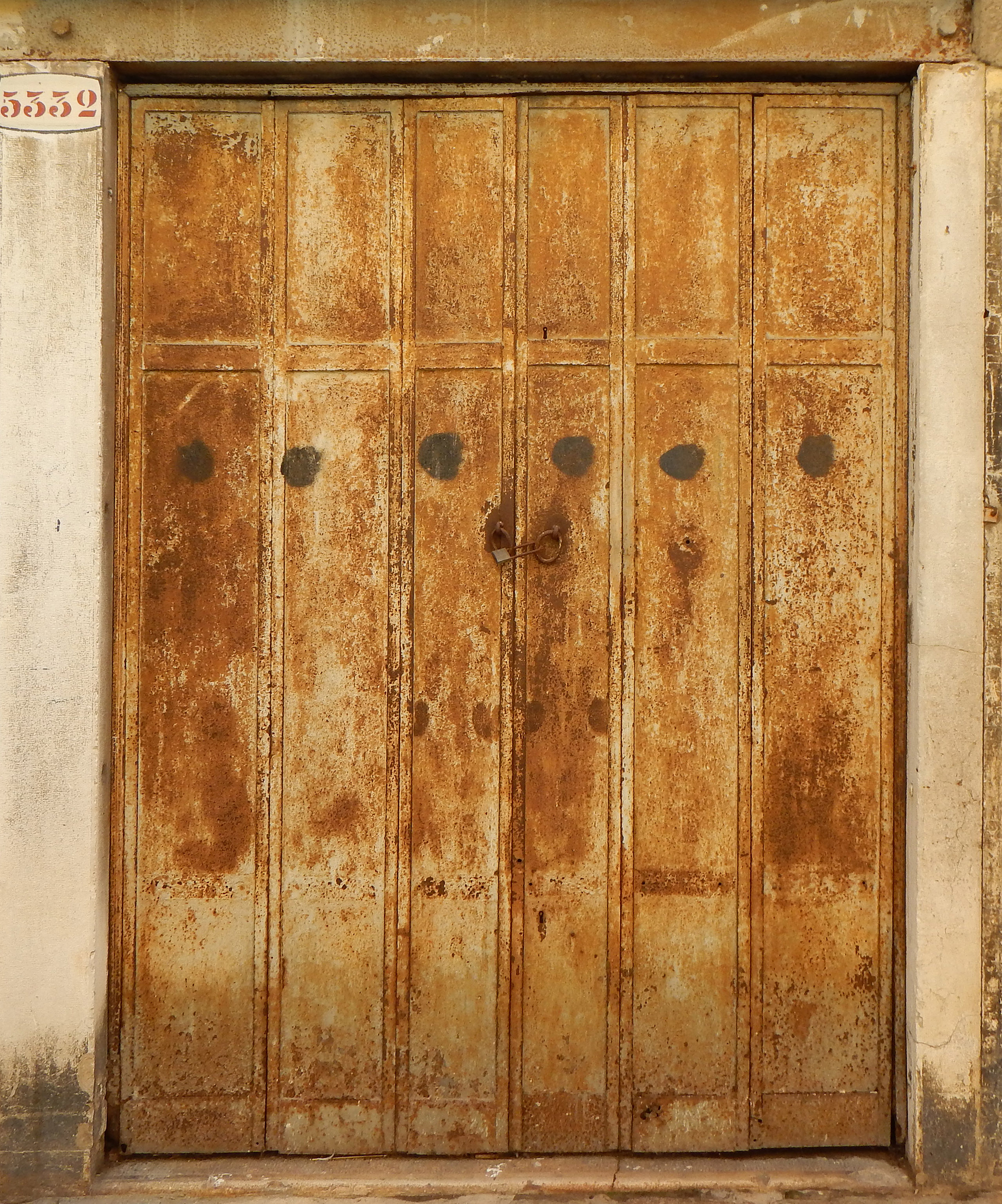 Texture - old door rome downtown 20 - Metal doors - luGher Texture ...