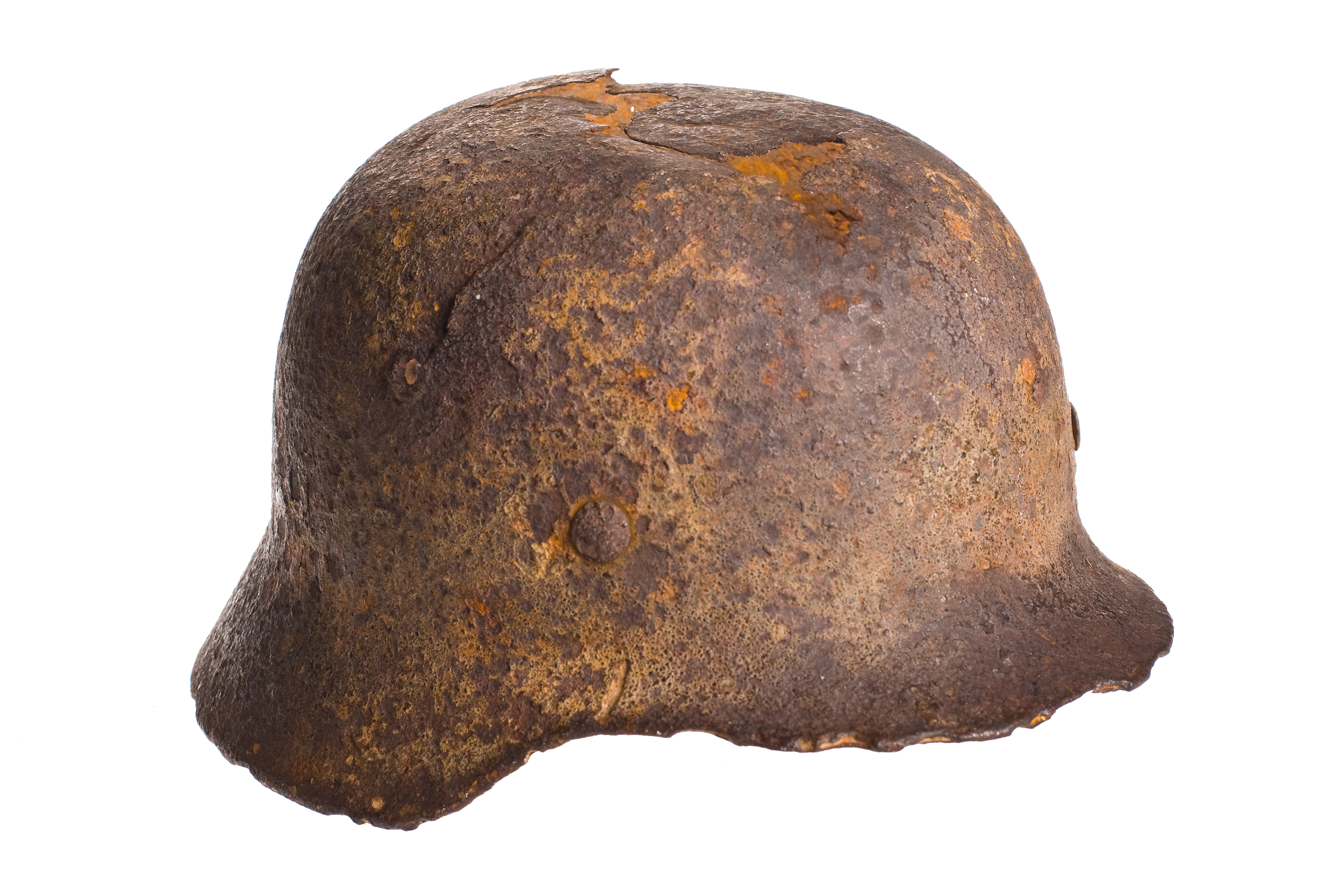 Rusted helmet photo