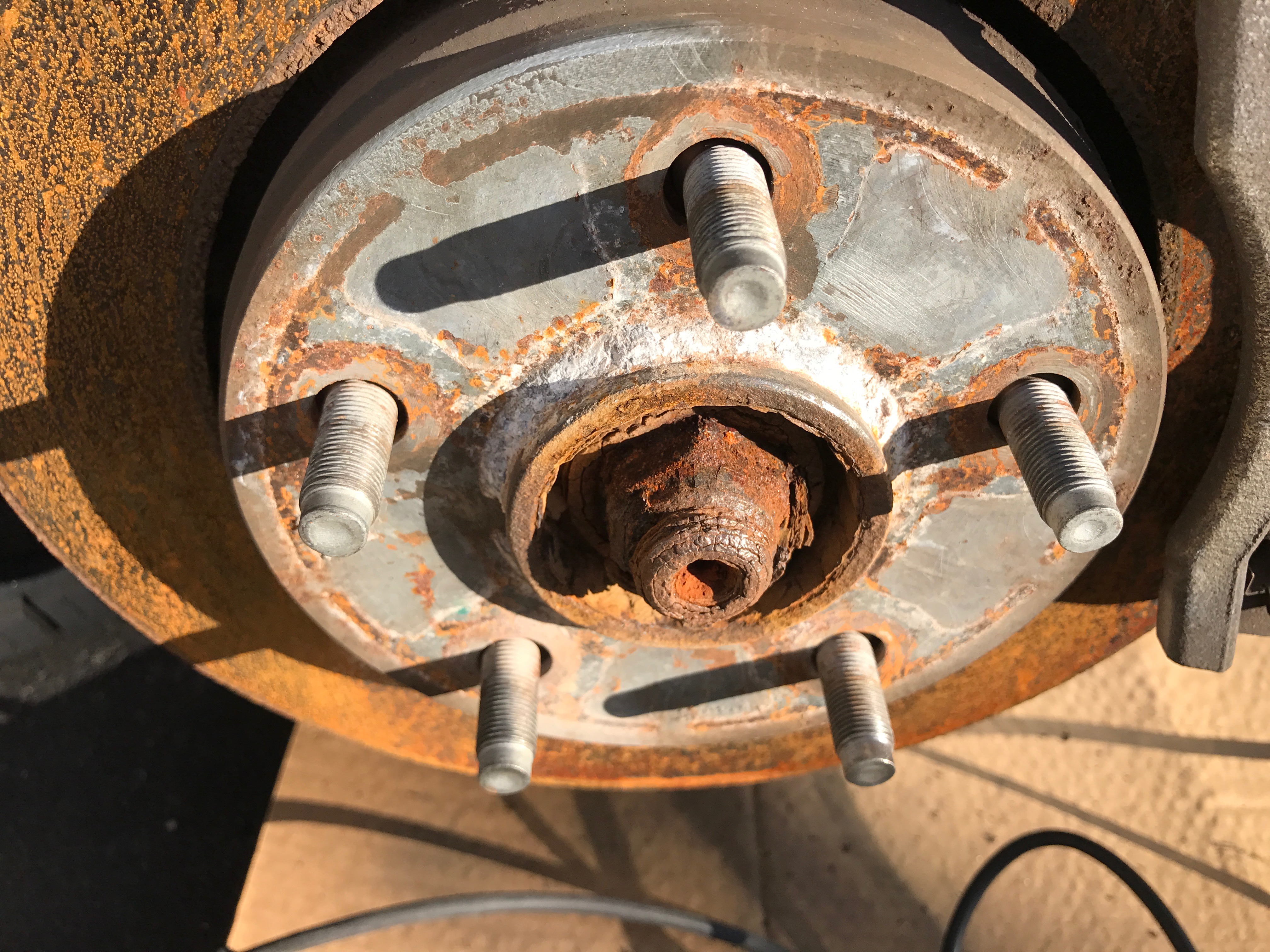 Front Wheel Hub / Axle Spindle Rusted Stuck - JK-Forum.com - The top ...