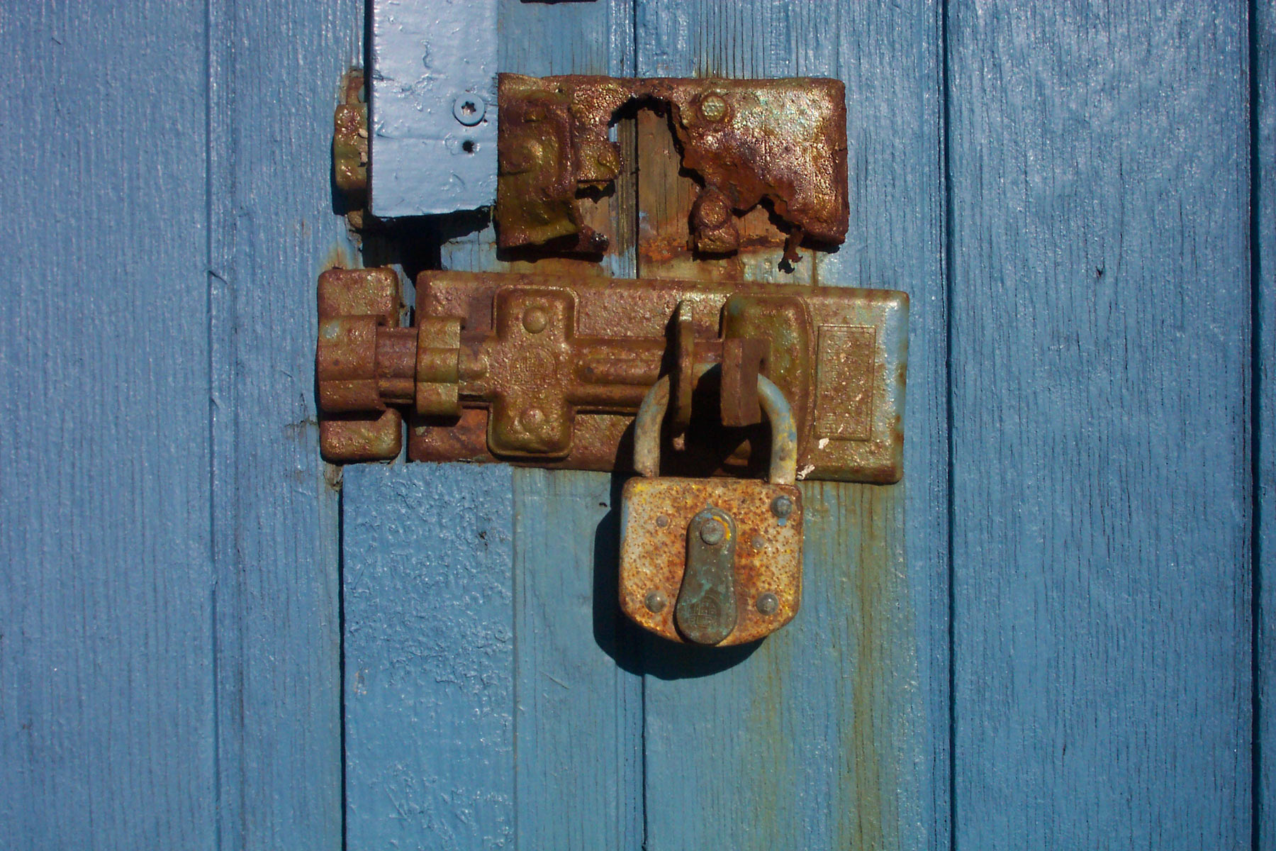 Rusted lock photo
