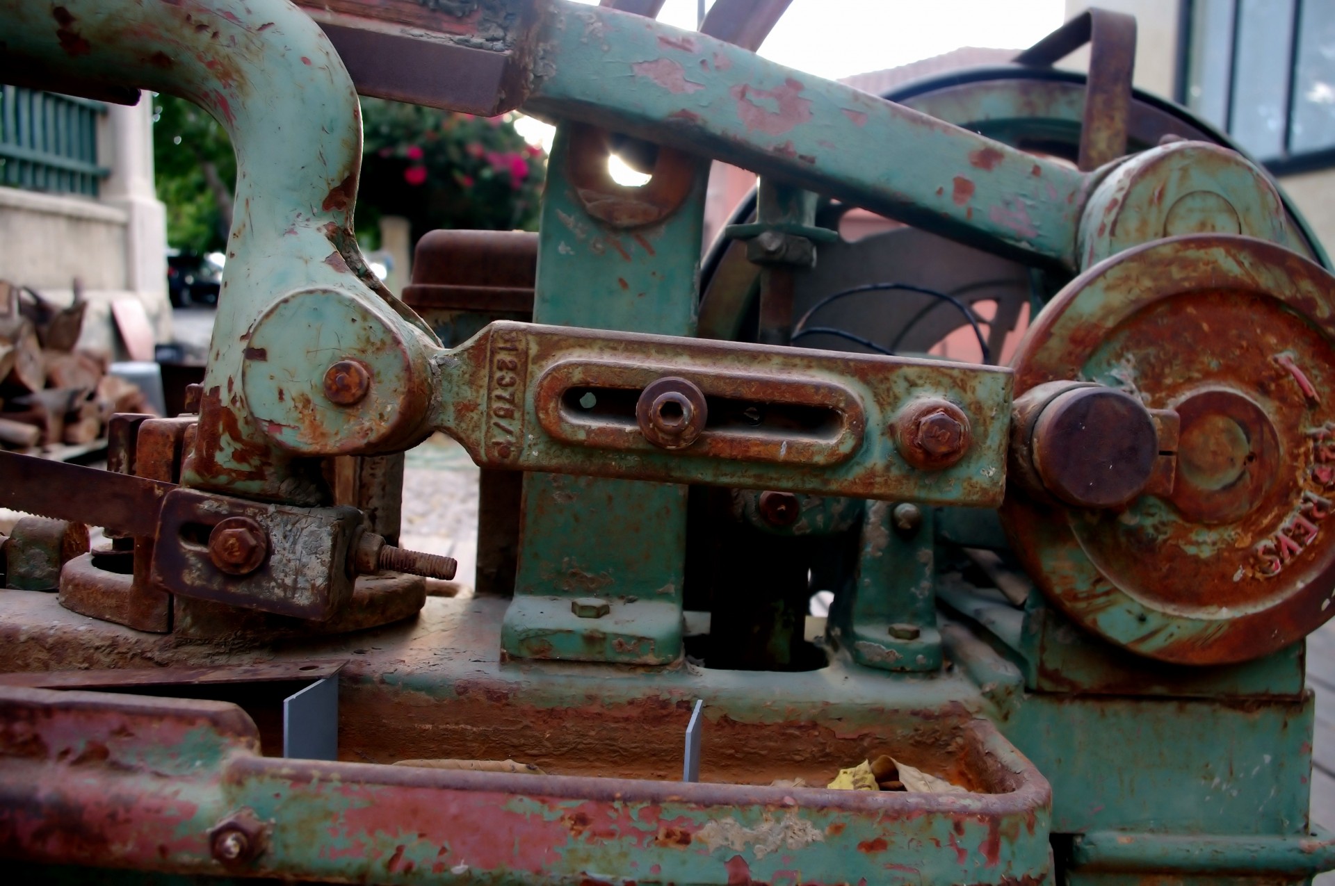Rusted Machine Free Stock Photo - Public Domain Pictures