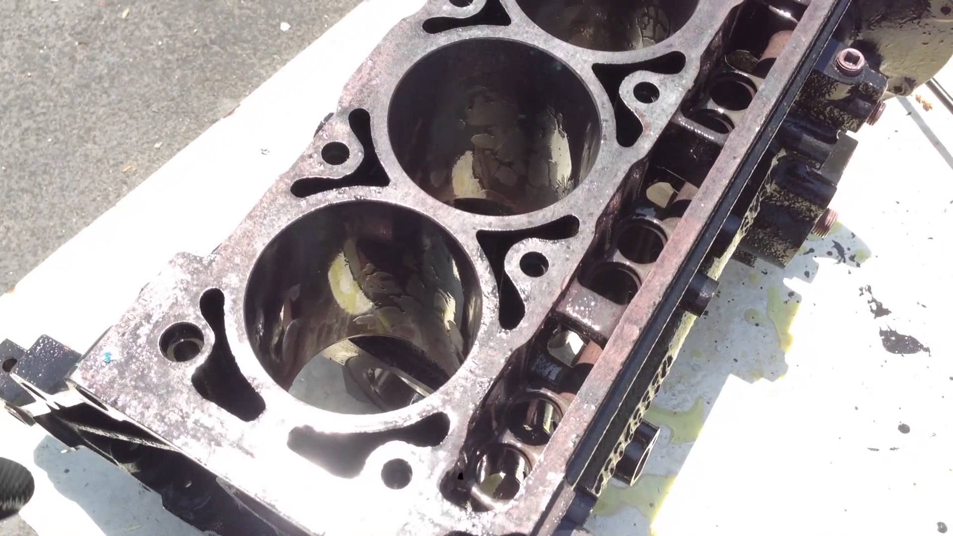 REMOVING RUST: OFF METAL ENGINE BLOCK MOTOR LIKE NEW - YouTube