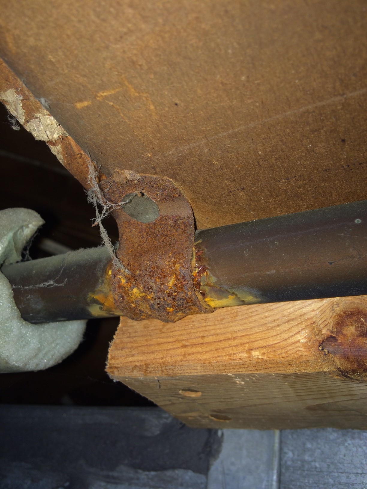 plumbing - Rust on copper pipe at strap - Home Improvement Stack ...