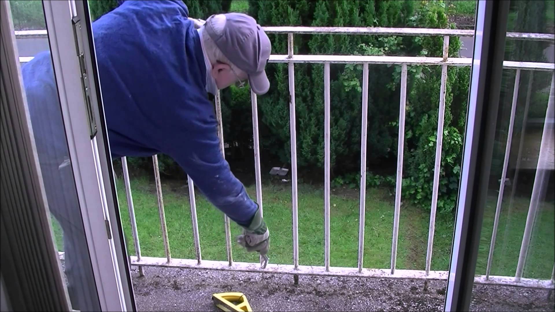 removing rust and painting Julliets metal balcony - YouTube