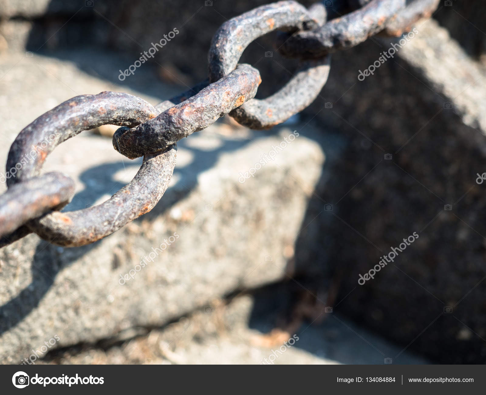 Abstract selective focus shot of a rusty iron chain. — Stock Photo ...