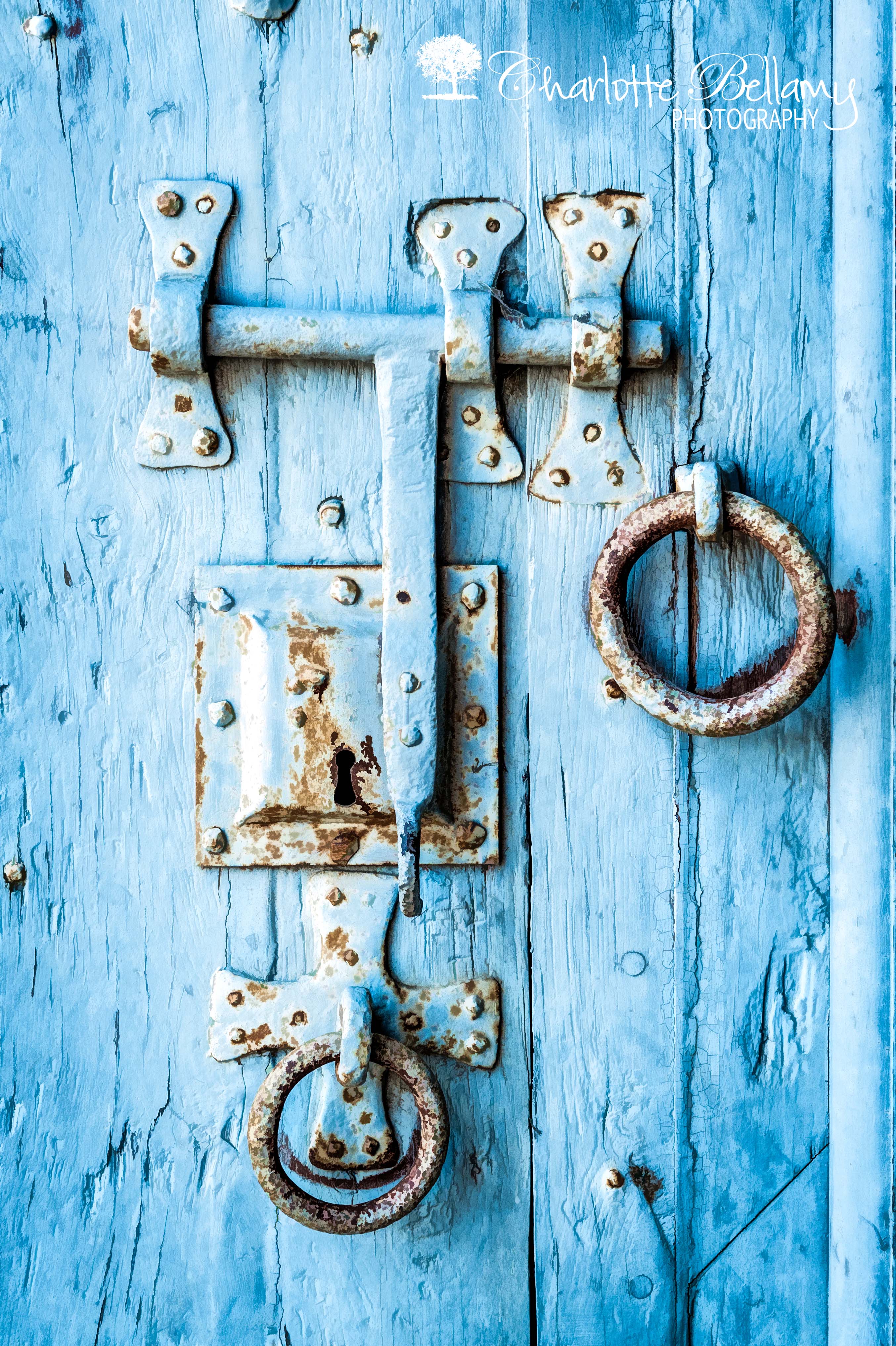 Charlotte Bellamy Photography | An old blue door with a rusty lock