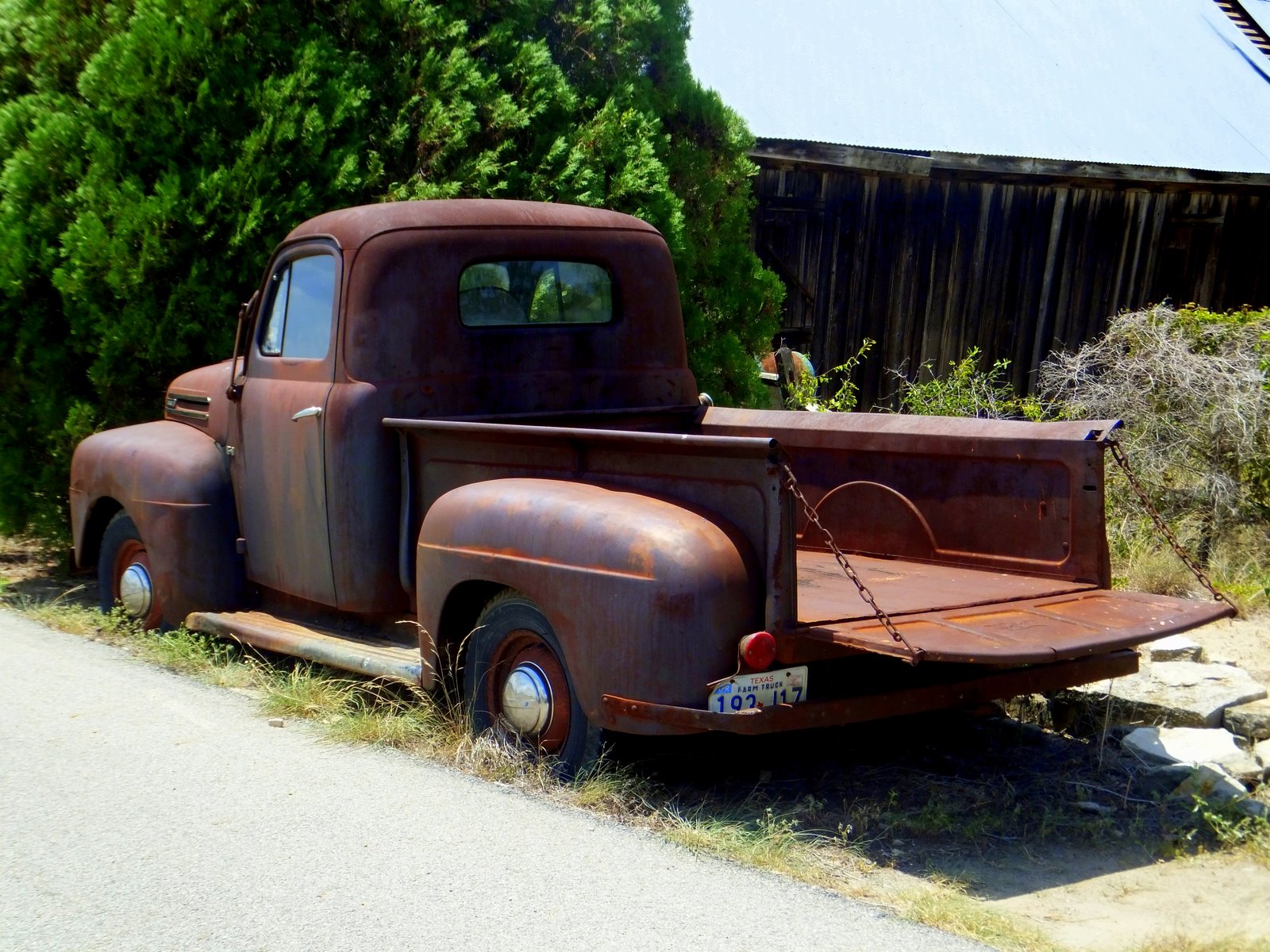 Grit in the Gears: Rusty Old Truck Post No1