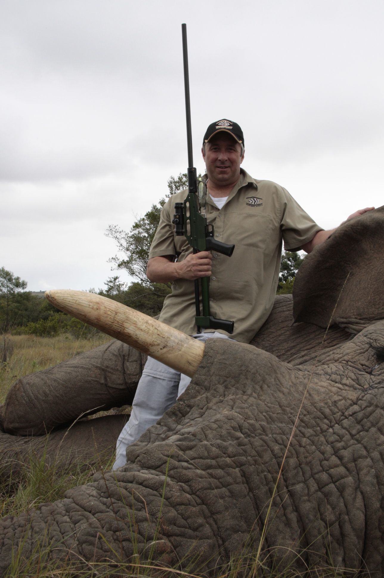 African elephant and Jim Yaworski. | African Safari - Jim Yaworski ...