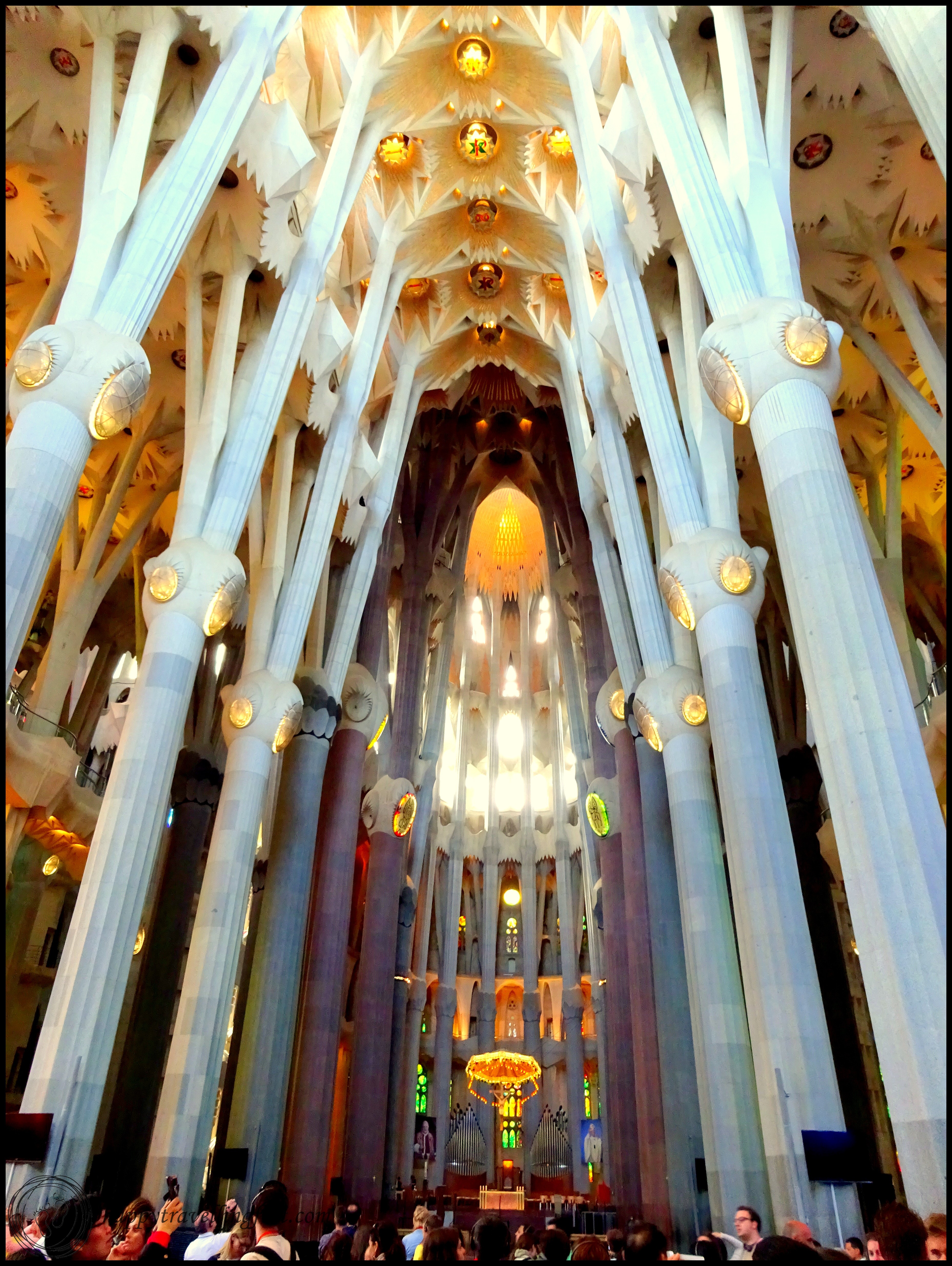 La Sagrada Familia – When Buildings Tell Stories – Happy Travelling Feet