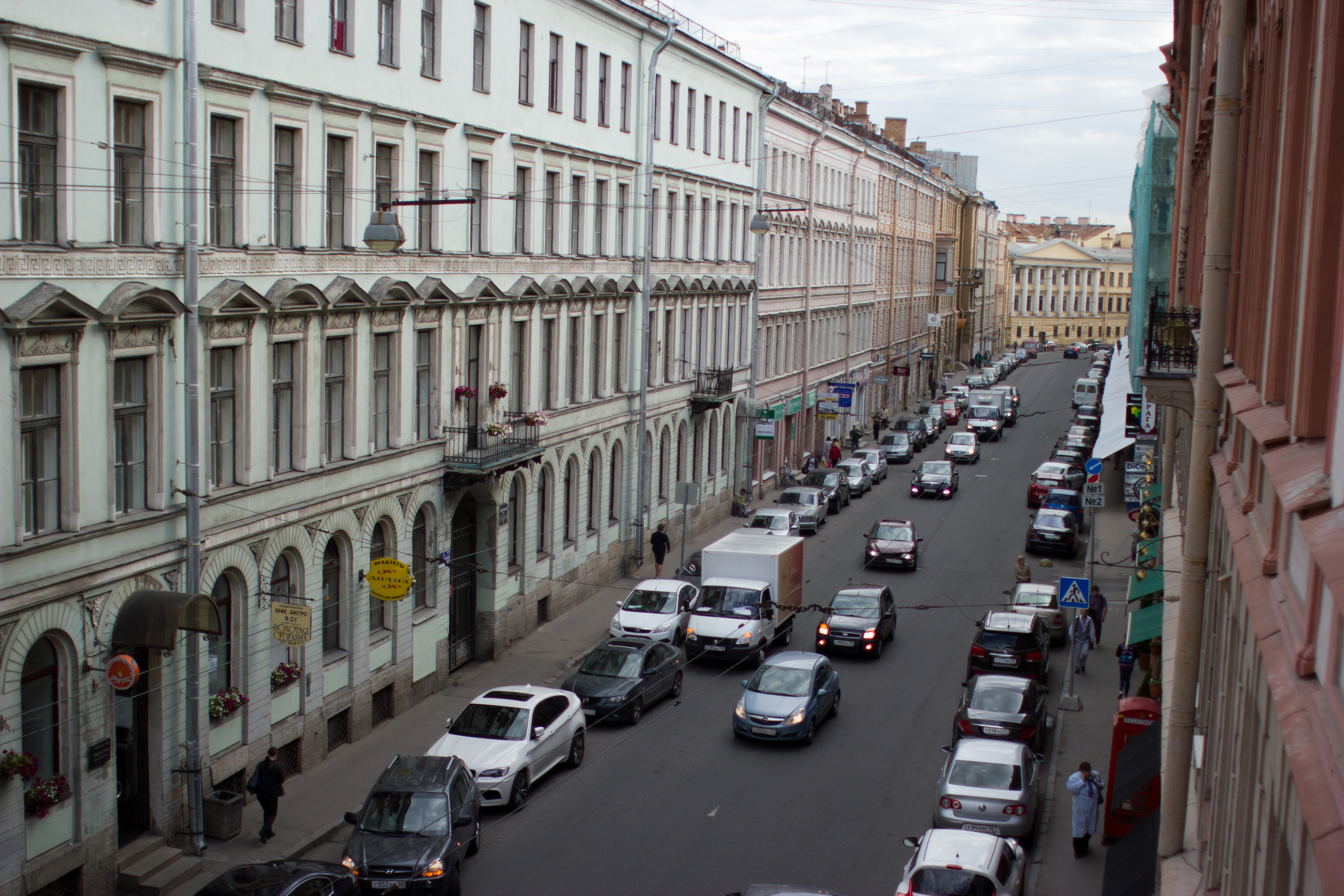 File:St. Petersburg Street.jpg - Wikimedia Commons