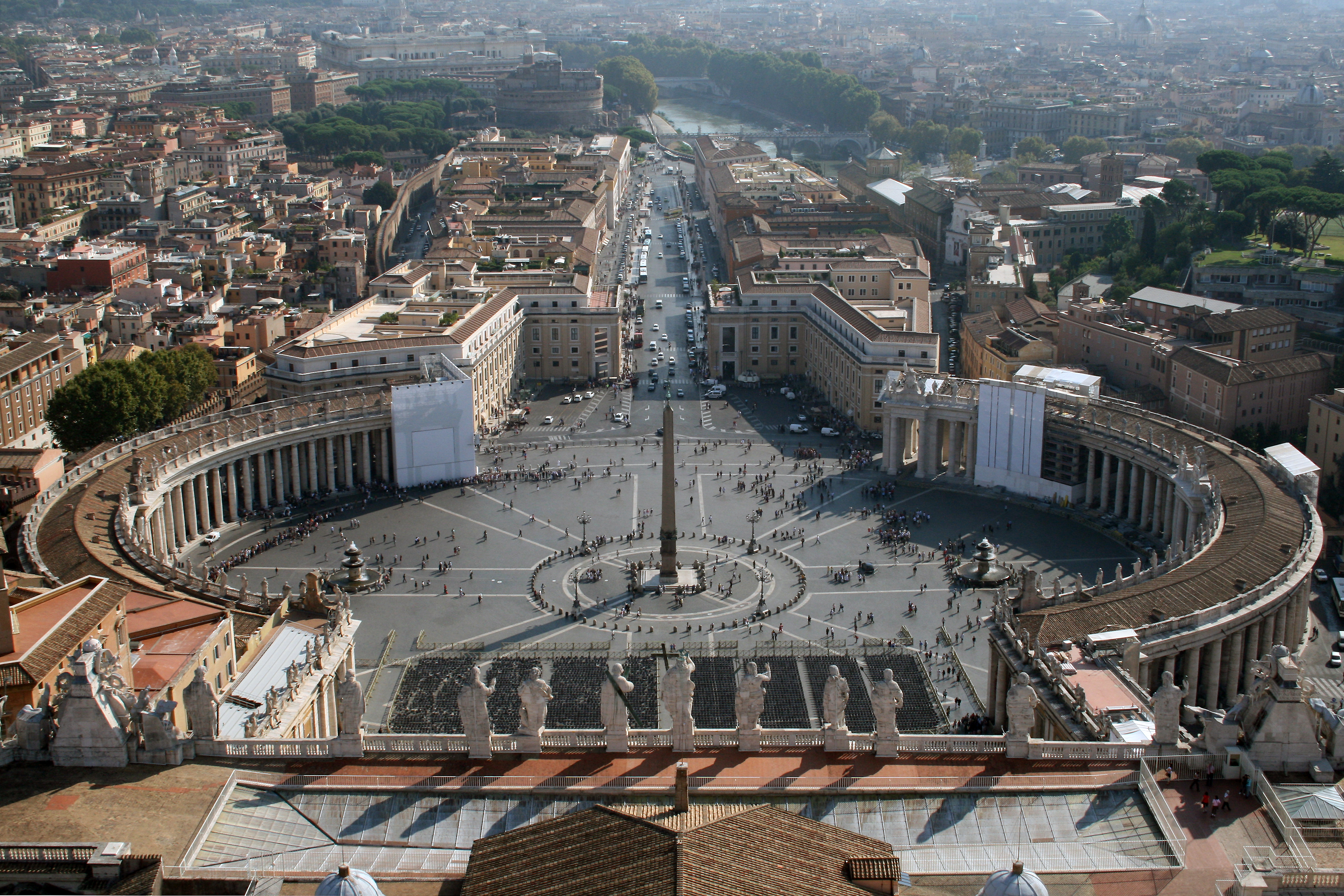 File:0 Place Saint-Pierre - Vatican (1).JPG - Wikimedia Commons