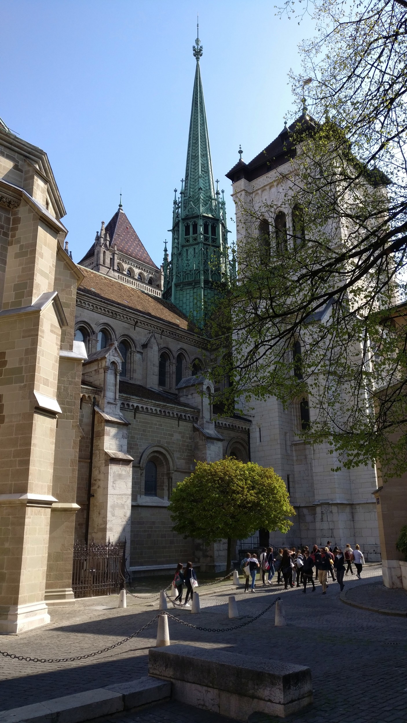 Saint-Pierre Cathedral : Geneva | Visions of Travel