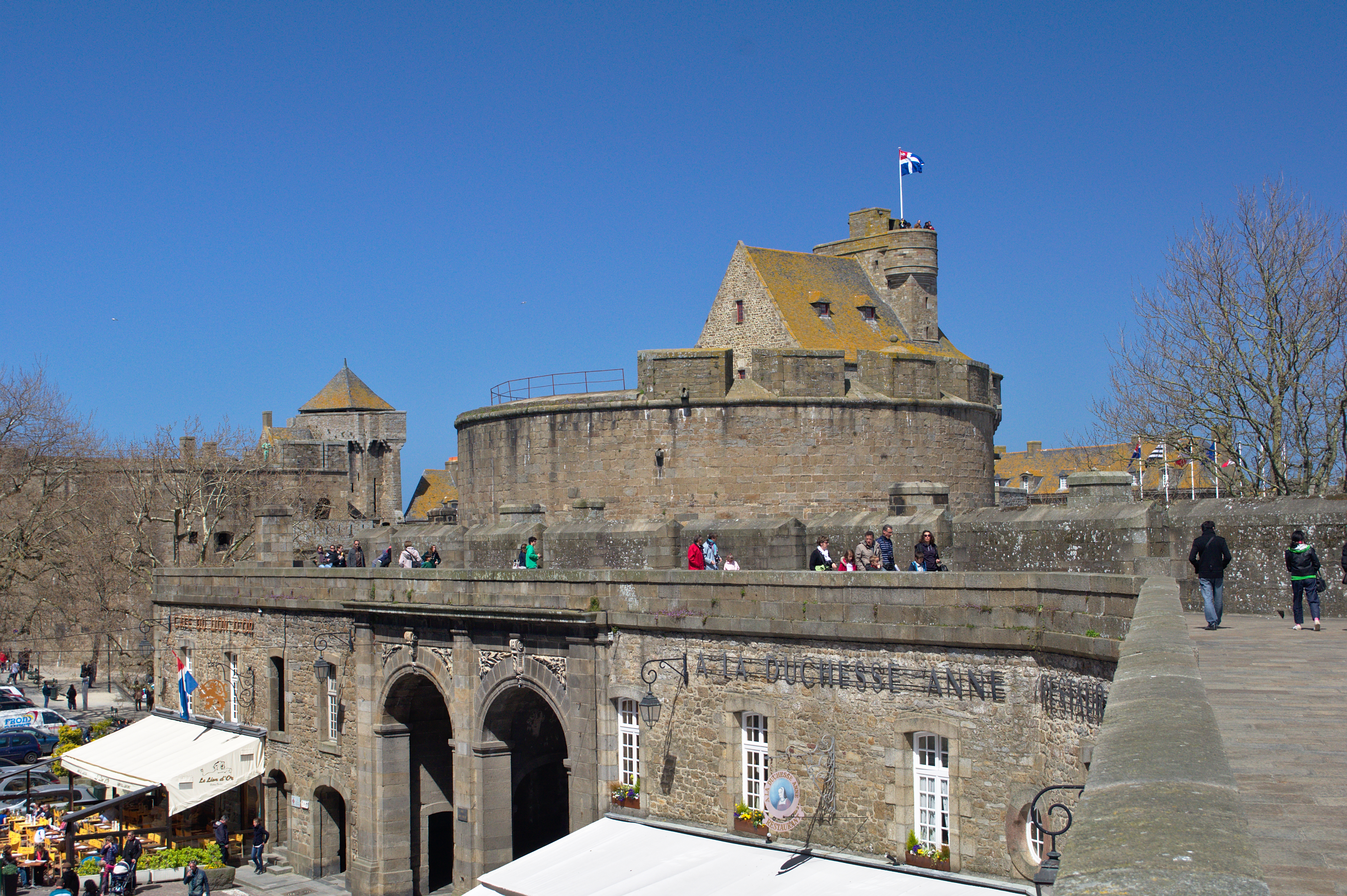File:Saint-Malo - city walls 04.jpg - Wikimedia Commons