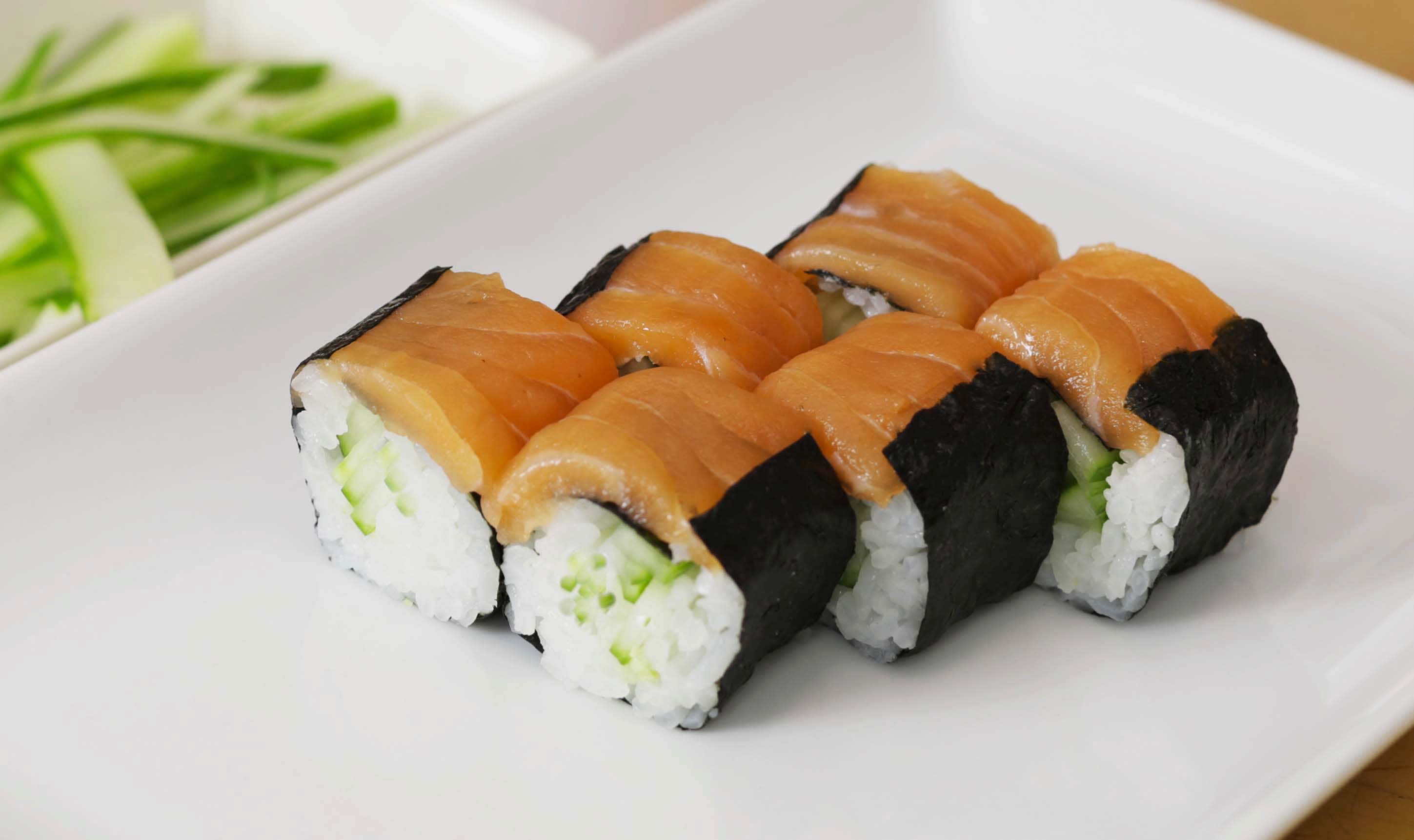 Salmon Maki Sushi With a Twist - YouTube