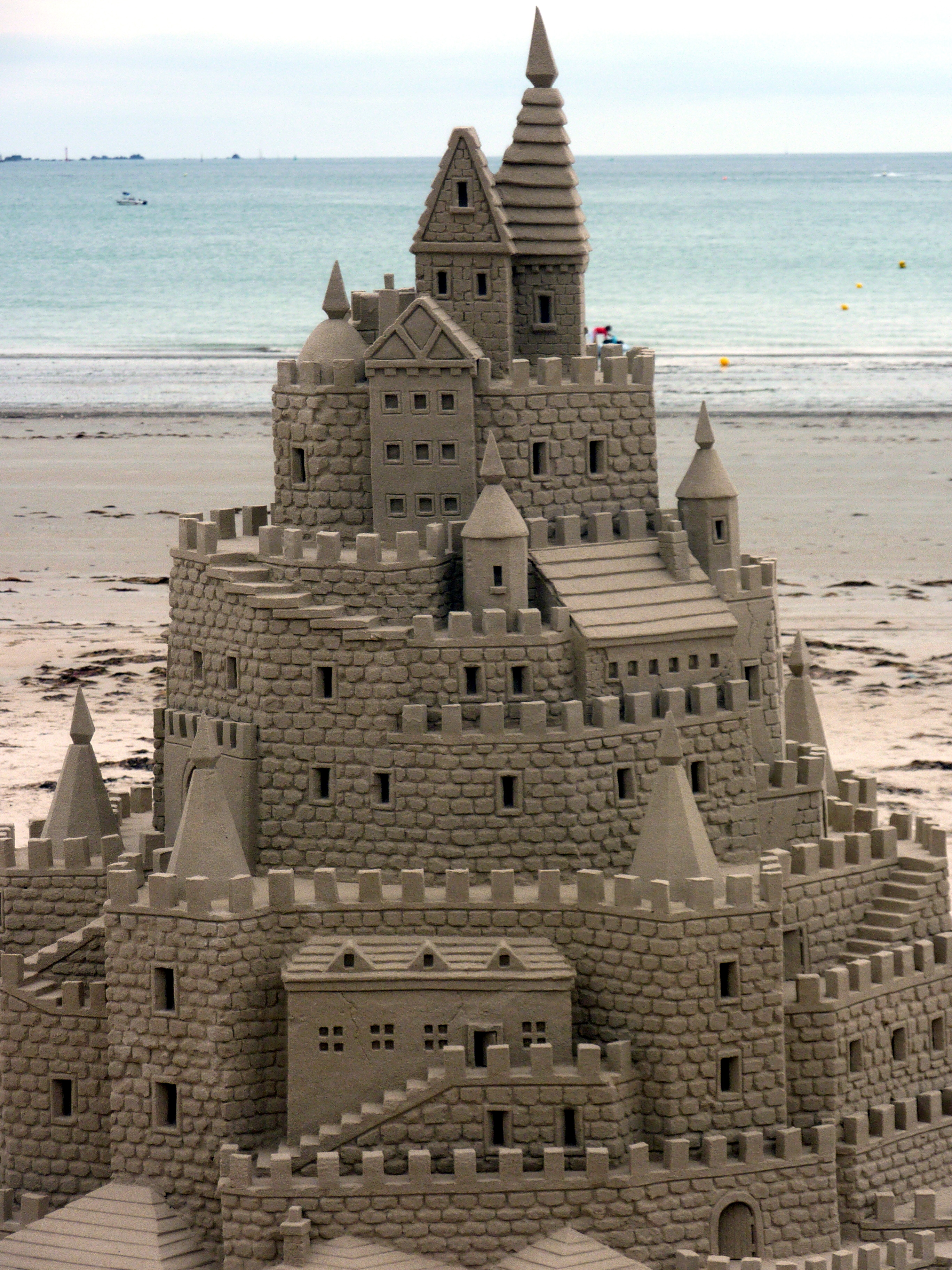 File:Sandcastle sculpture (4856466479).jpg - Wikimedia Commons