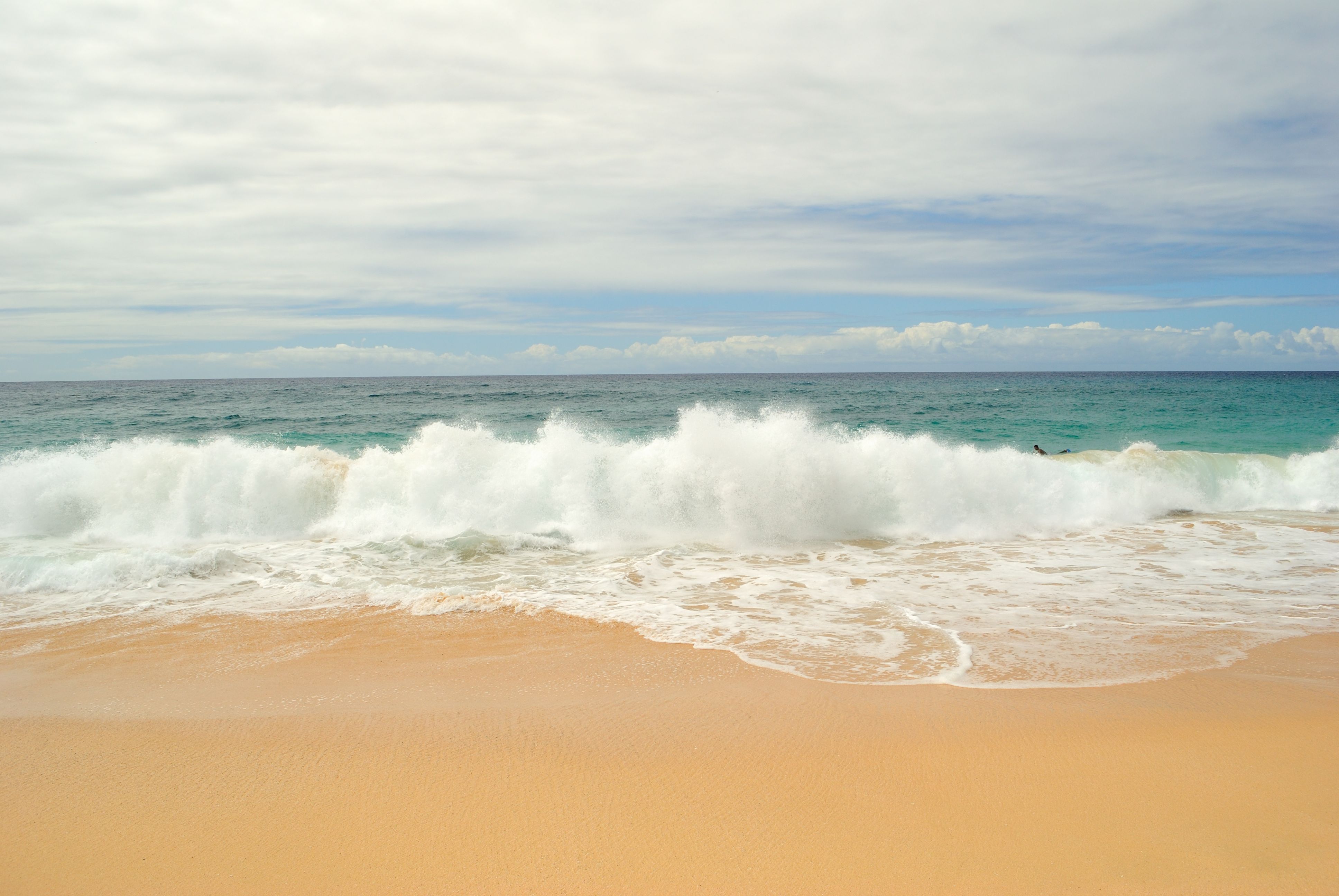File:Sandy Beach Waves (6225153931).jpg - Wikimedia Commons