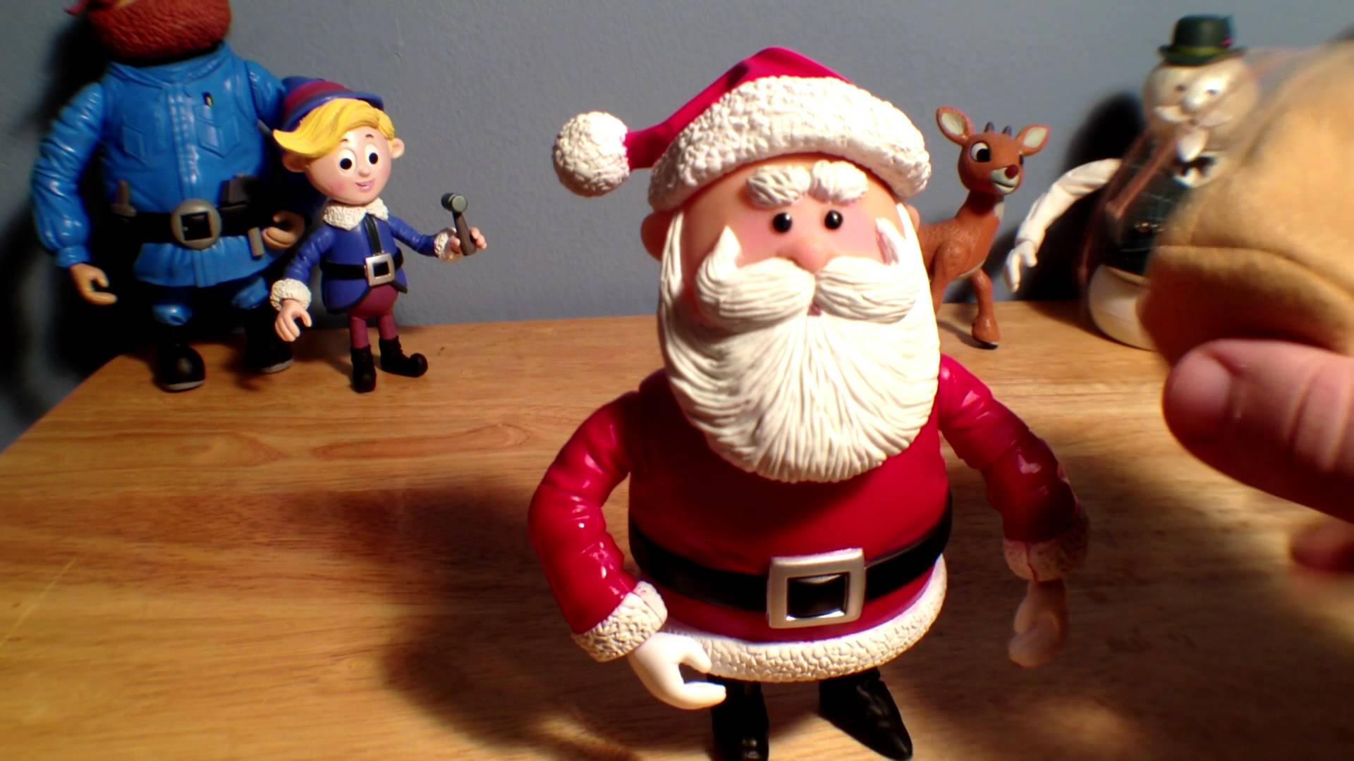 Rudolph the Red Nosed Reindeer: Santa Figure Review (CVS Version ...