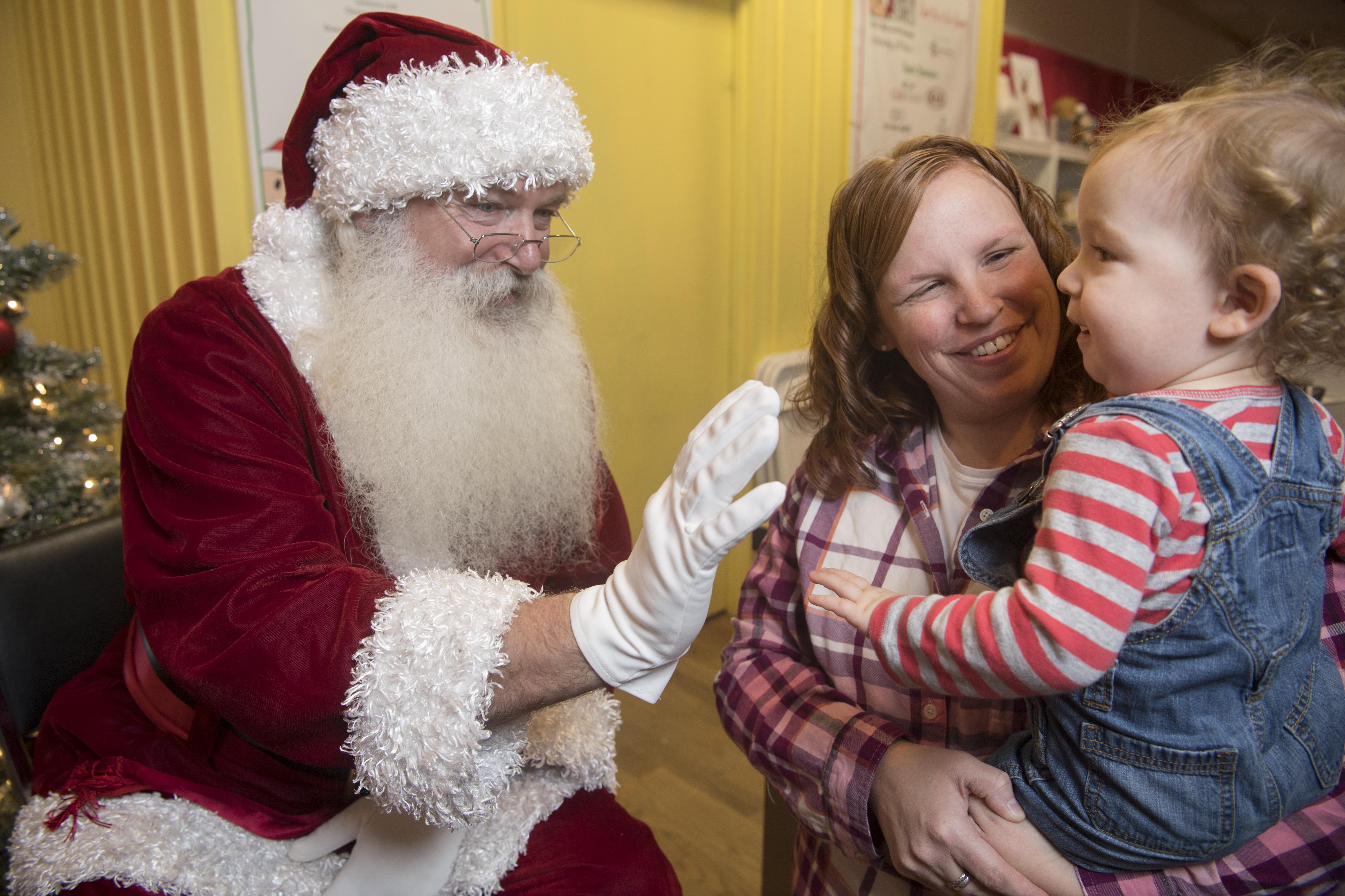 Front & Center: A Santa who delivers an uncommon gift to others ...